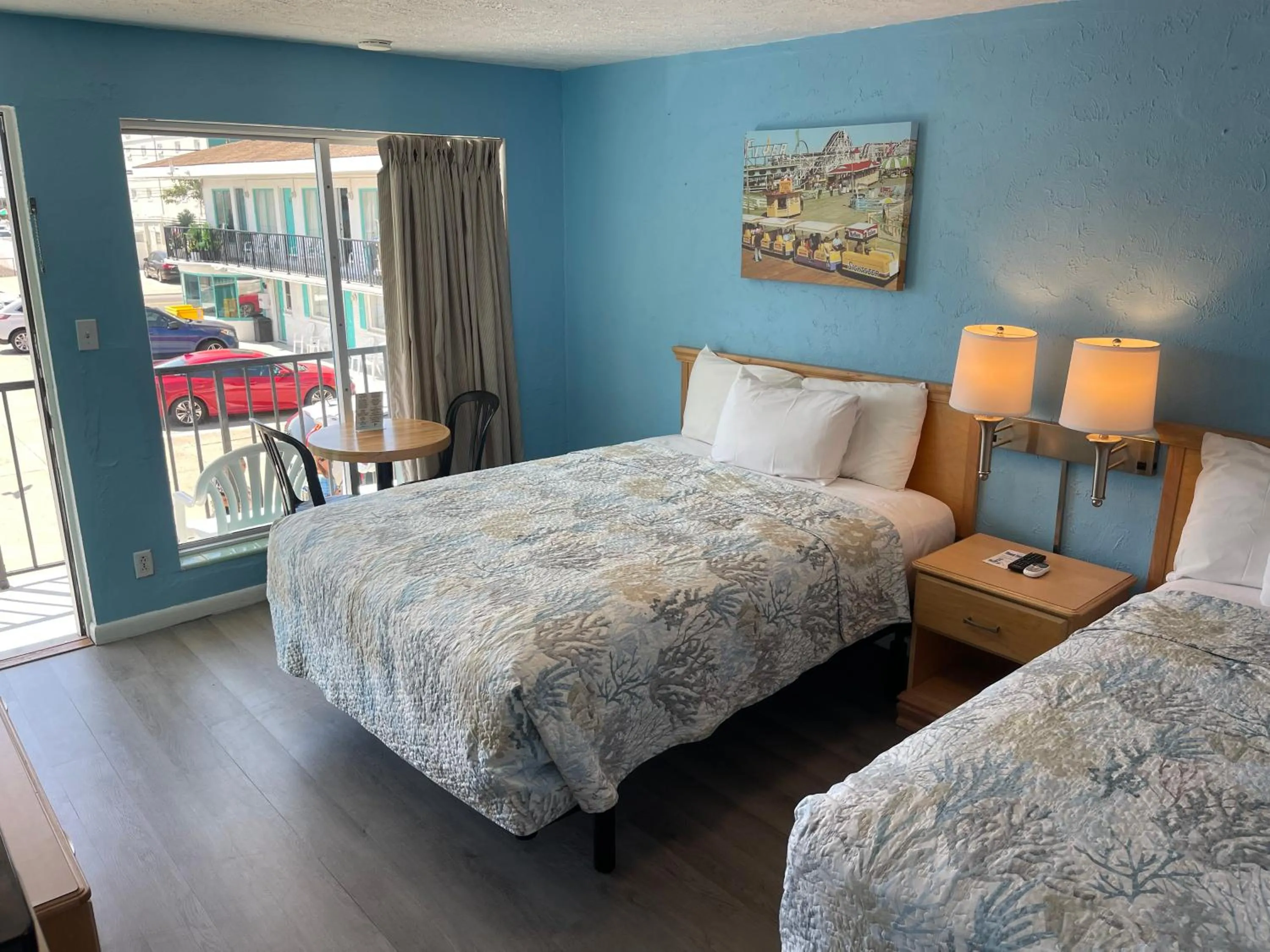 Bed in Surfcomber Motel