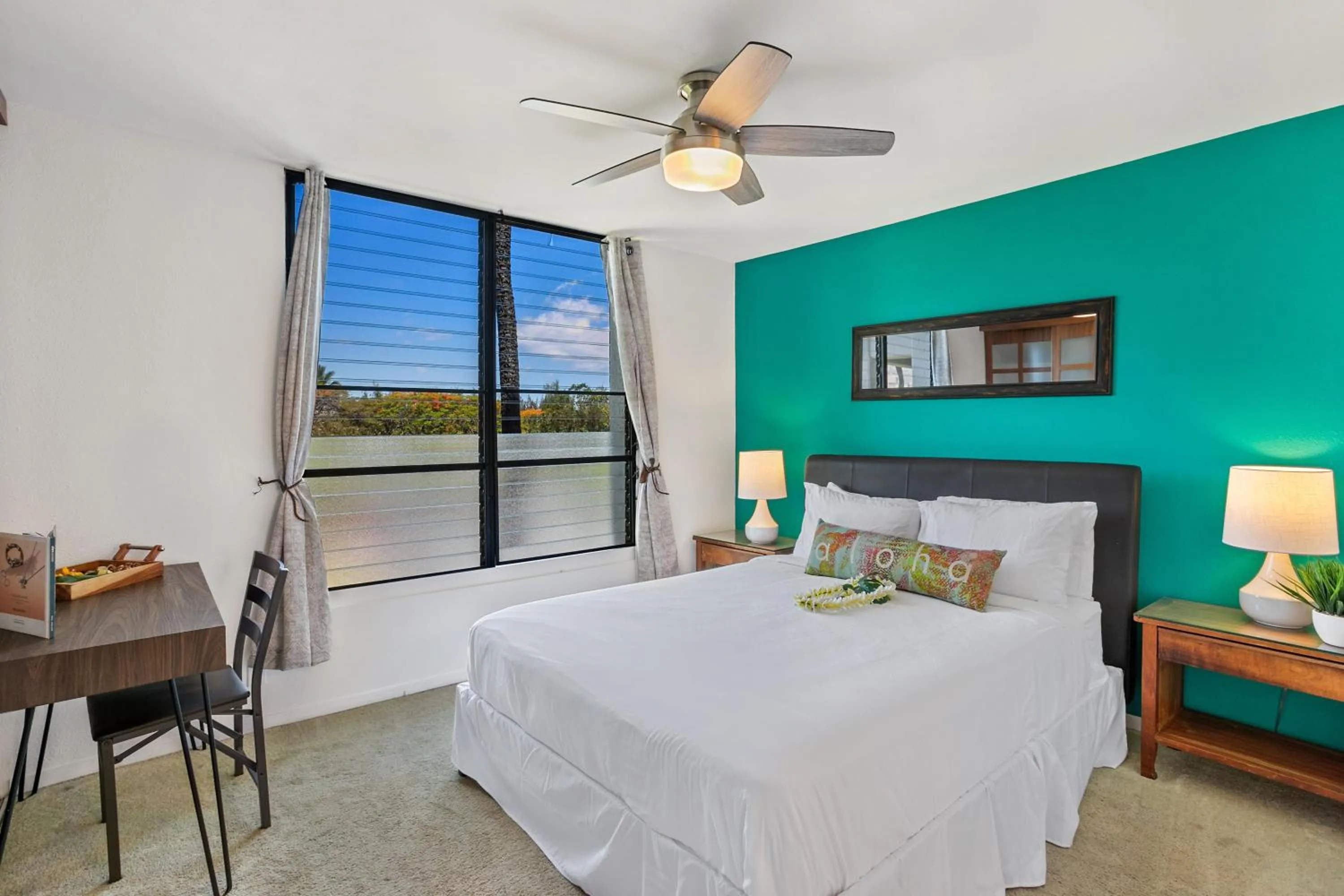 Bed in Kihei Akahi C302