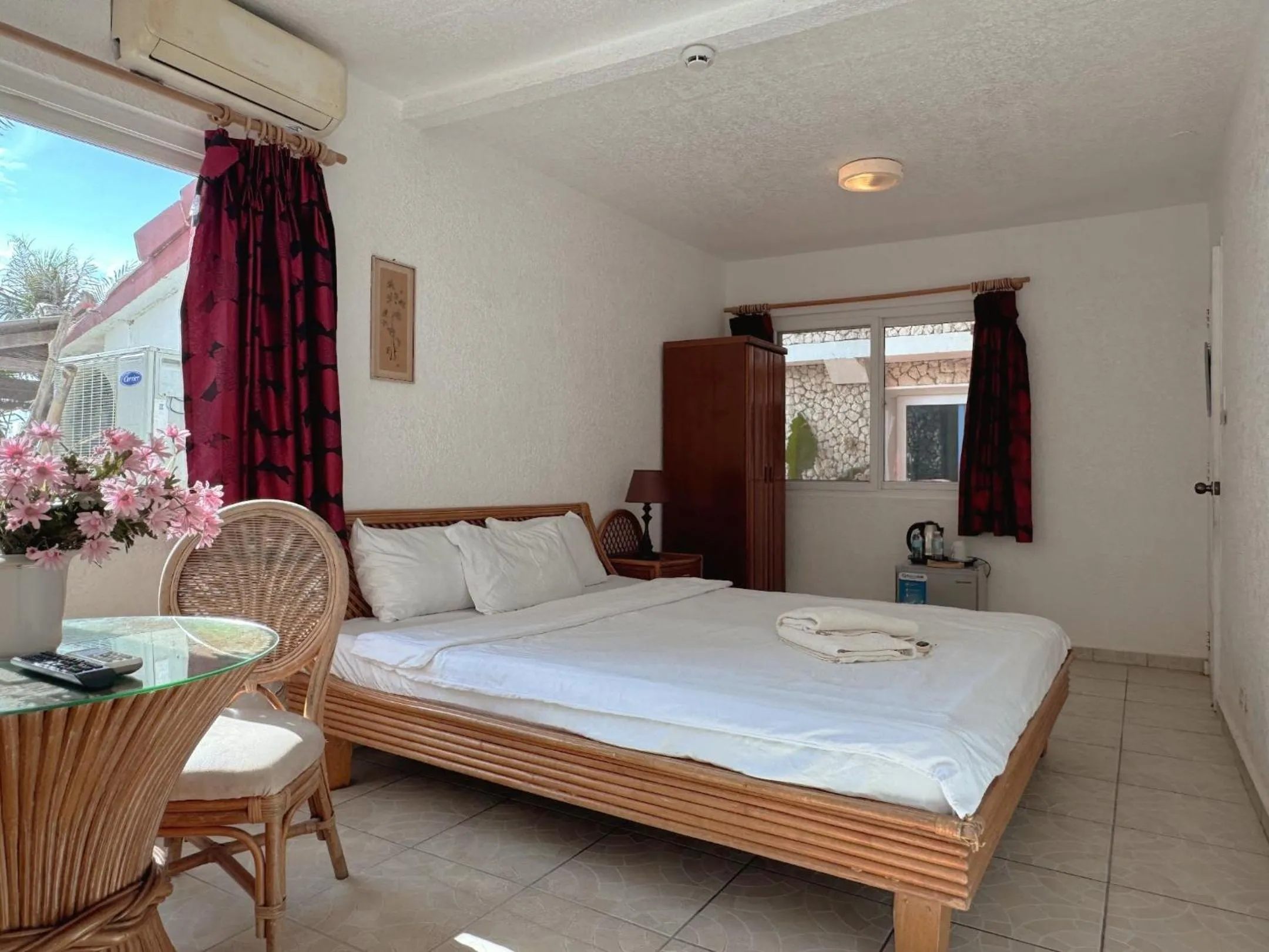 Bed in Sunset Beach Resort