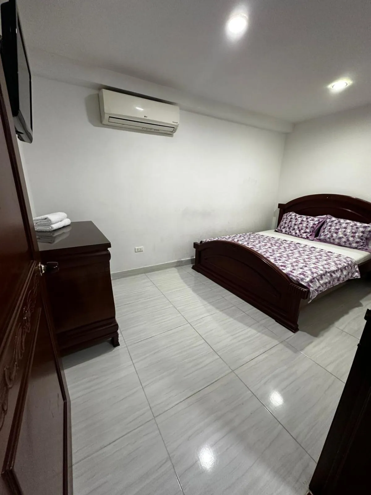 Photo of the whole room, Bed in Hotel Exelsior