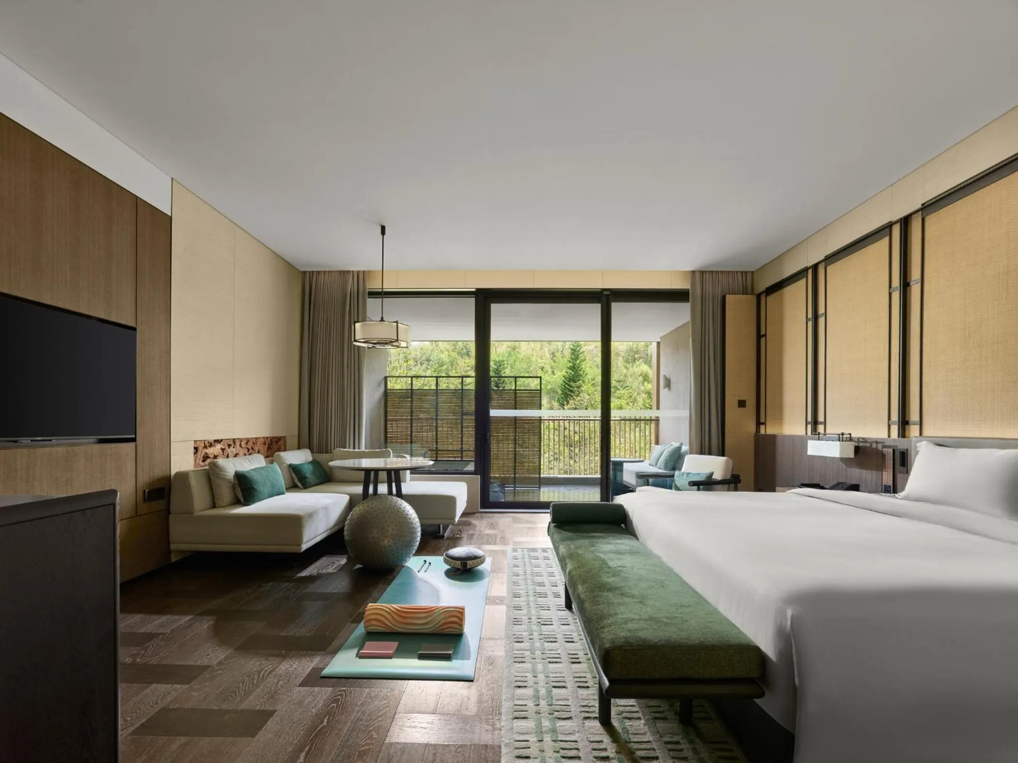 View (from property/room), Bed in Banyan Tree Dongguan Songshan Lake