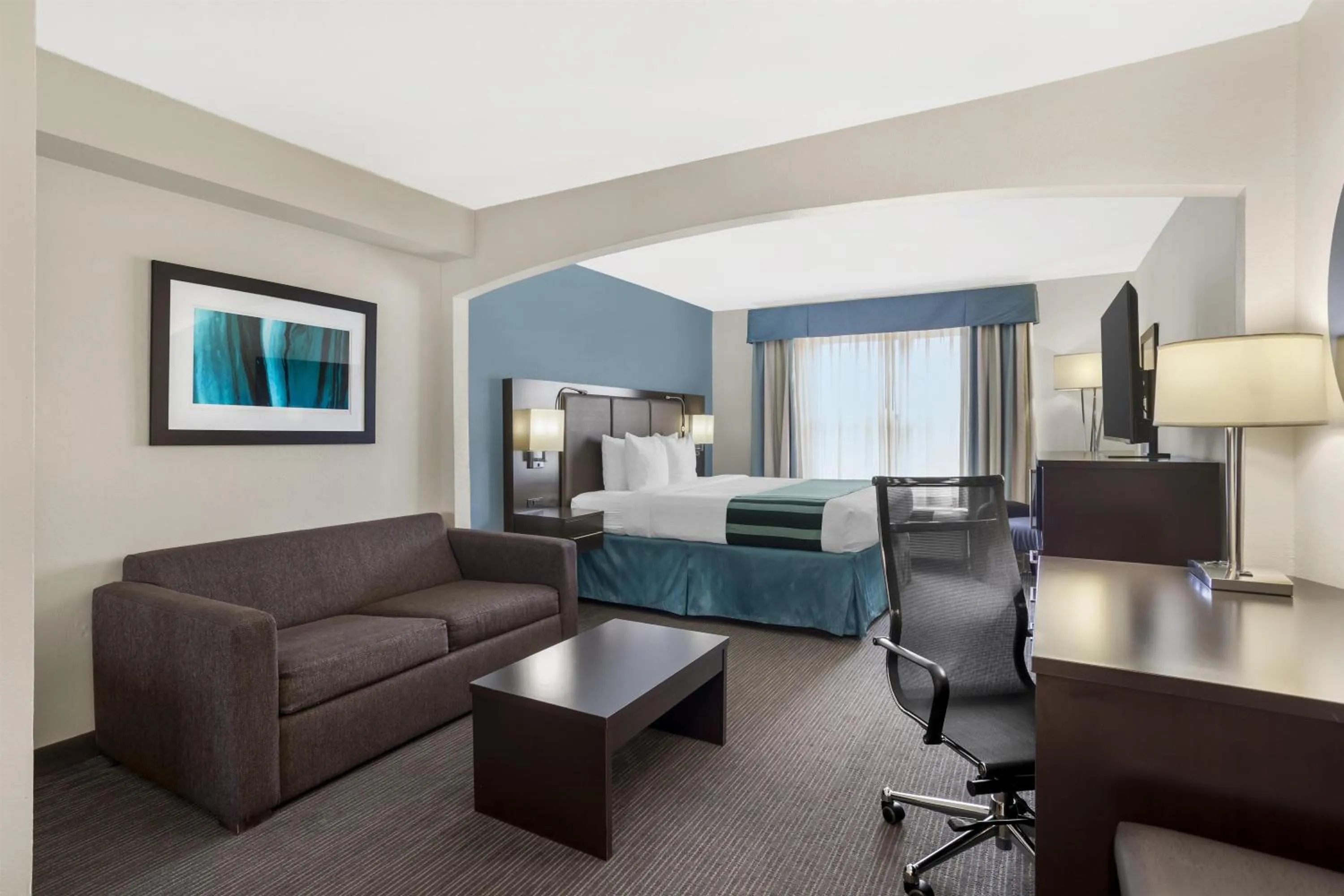 Bedroom in Best Western Plus Tallahassee North Hotel