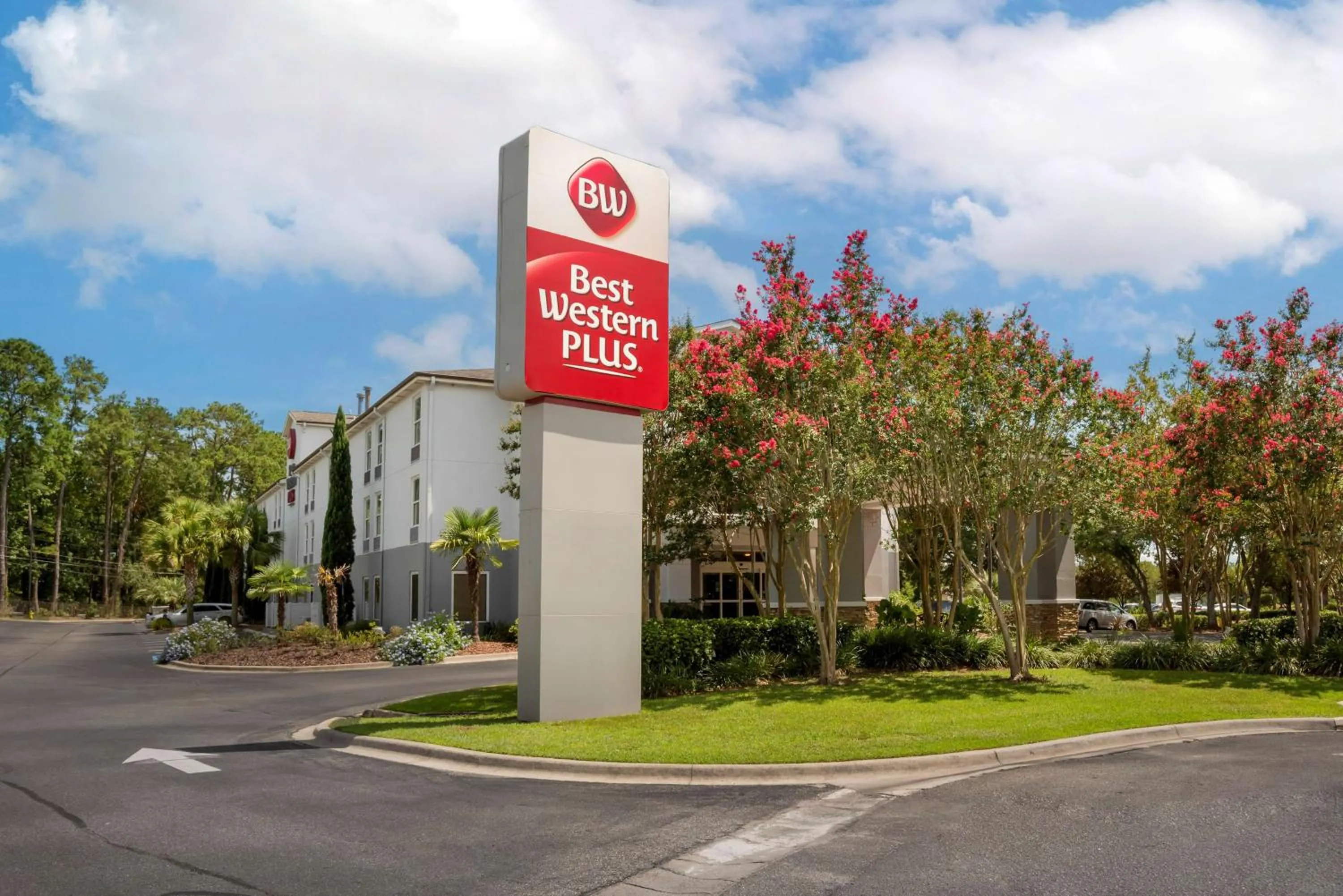 Property building in Best Western Plus Tallahassee North Hotel