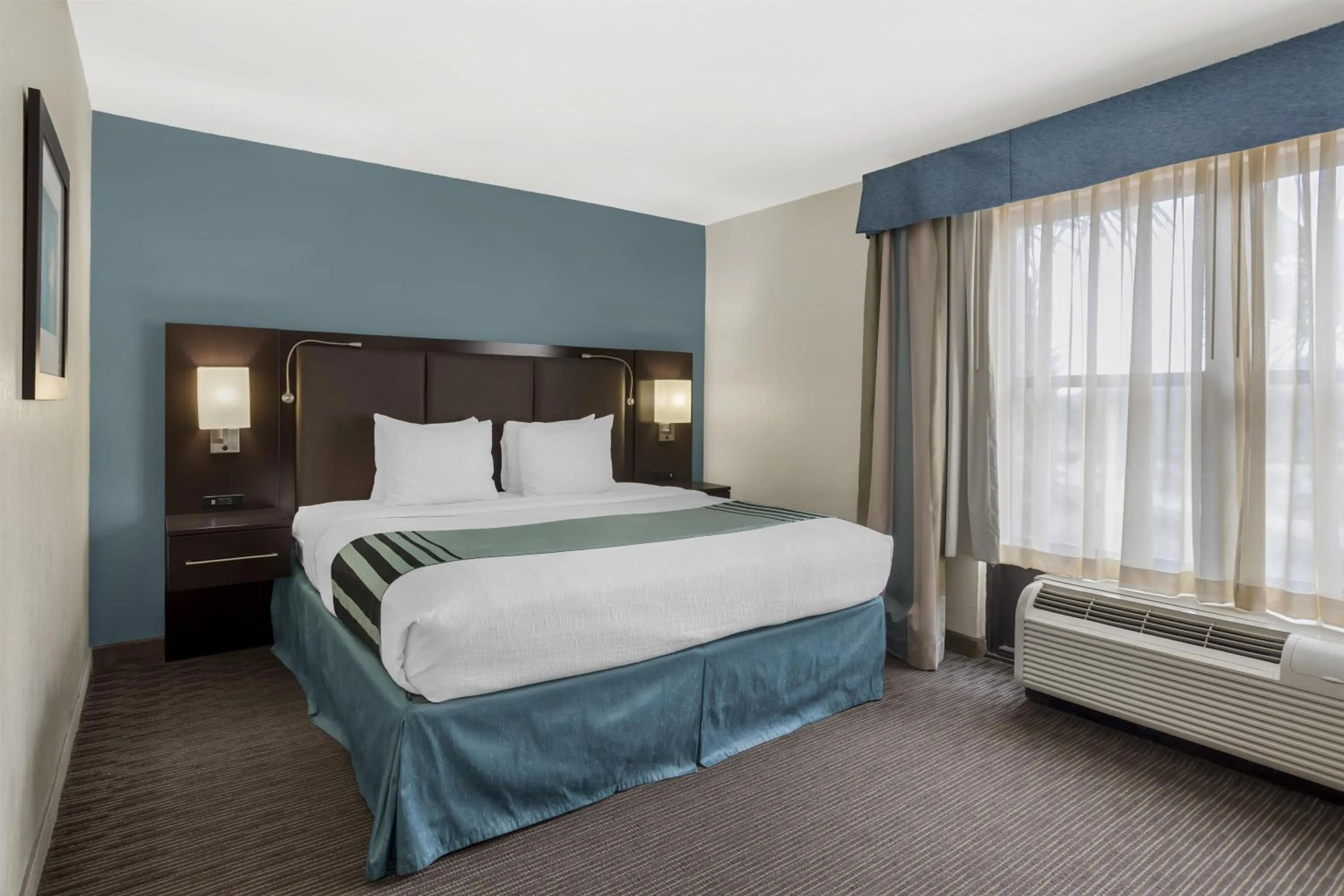 Bedroom, Bed in Best Western Plus Tallahassee North Hotel