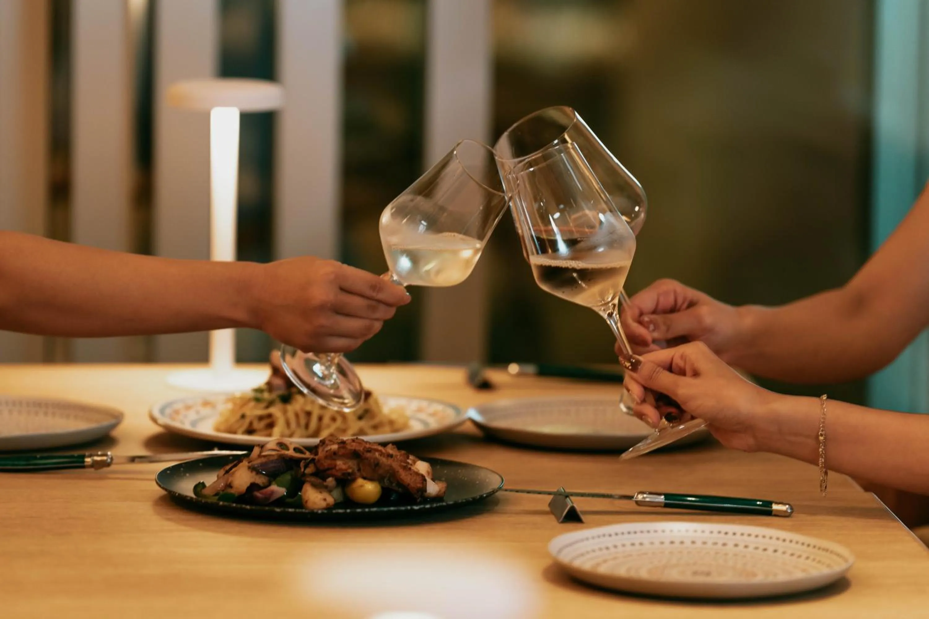 Restaurant/places to eat in THE SENAGAJIMA STORYLINE