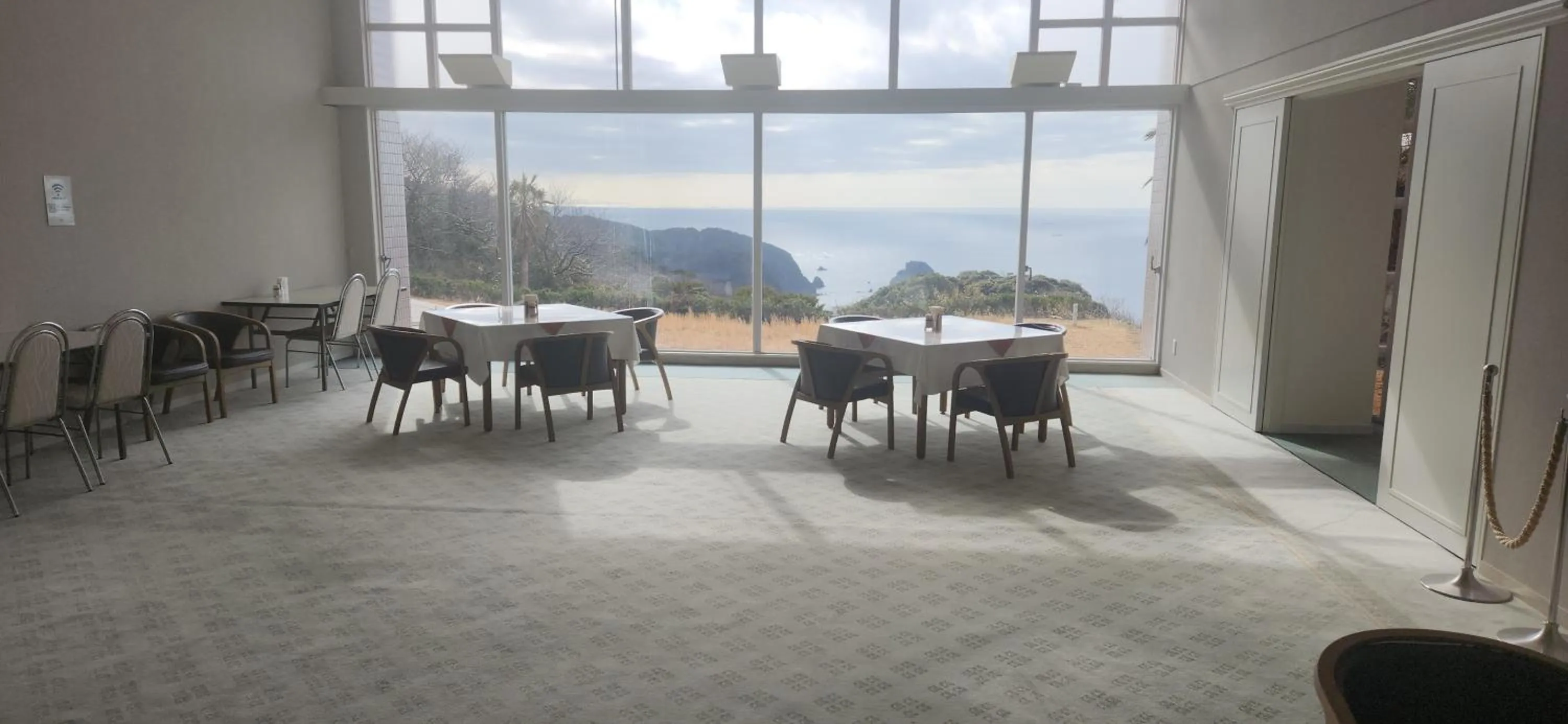 Communal lounge/ TV room in Hotel Surpromont