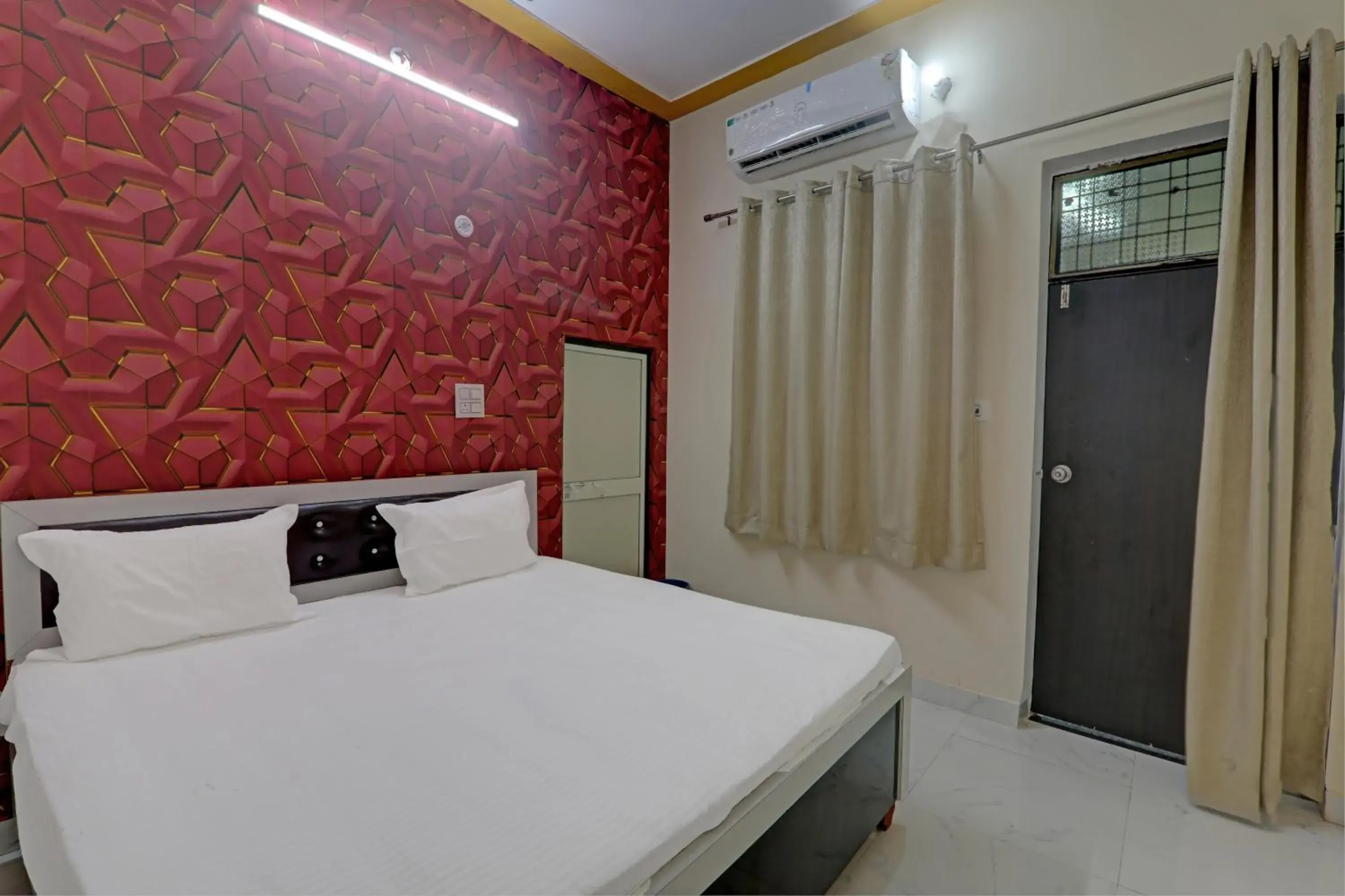 Classic Triple Room - single occupancy in Hotel O Diamond Classic Triple Room - single occupancy in Hotel O Diamond
