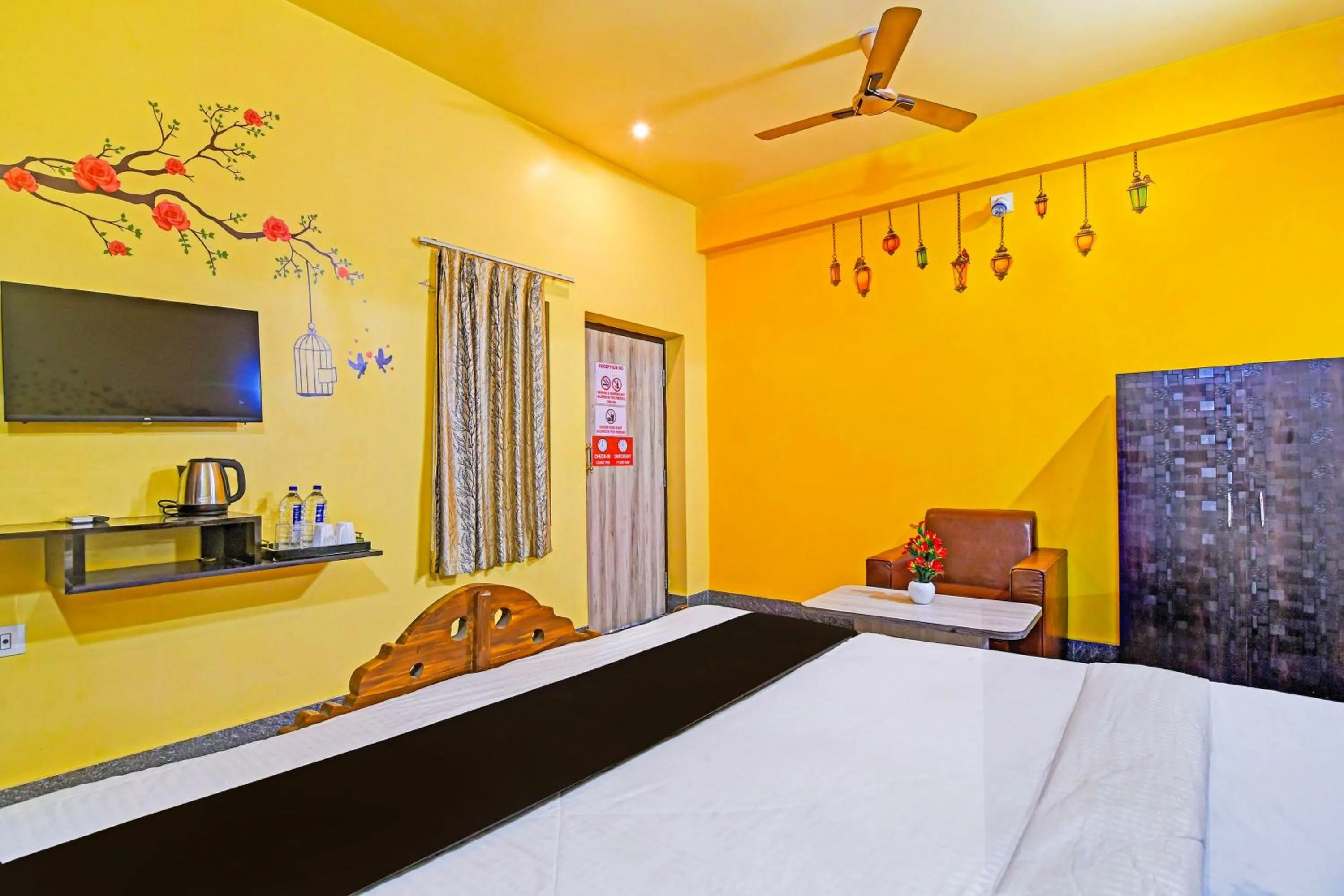 Bedroom, Bed in Hotel O Newmoon Inn