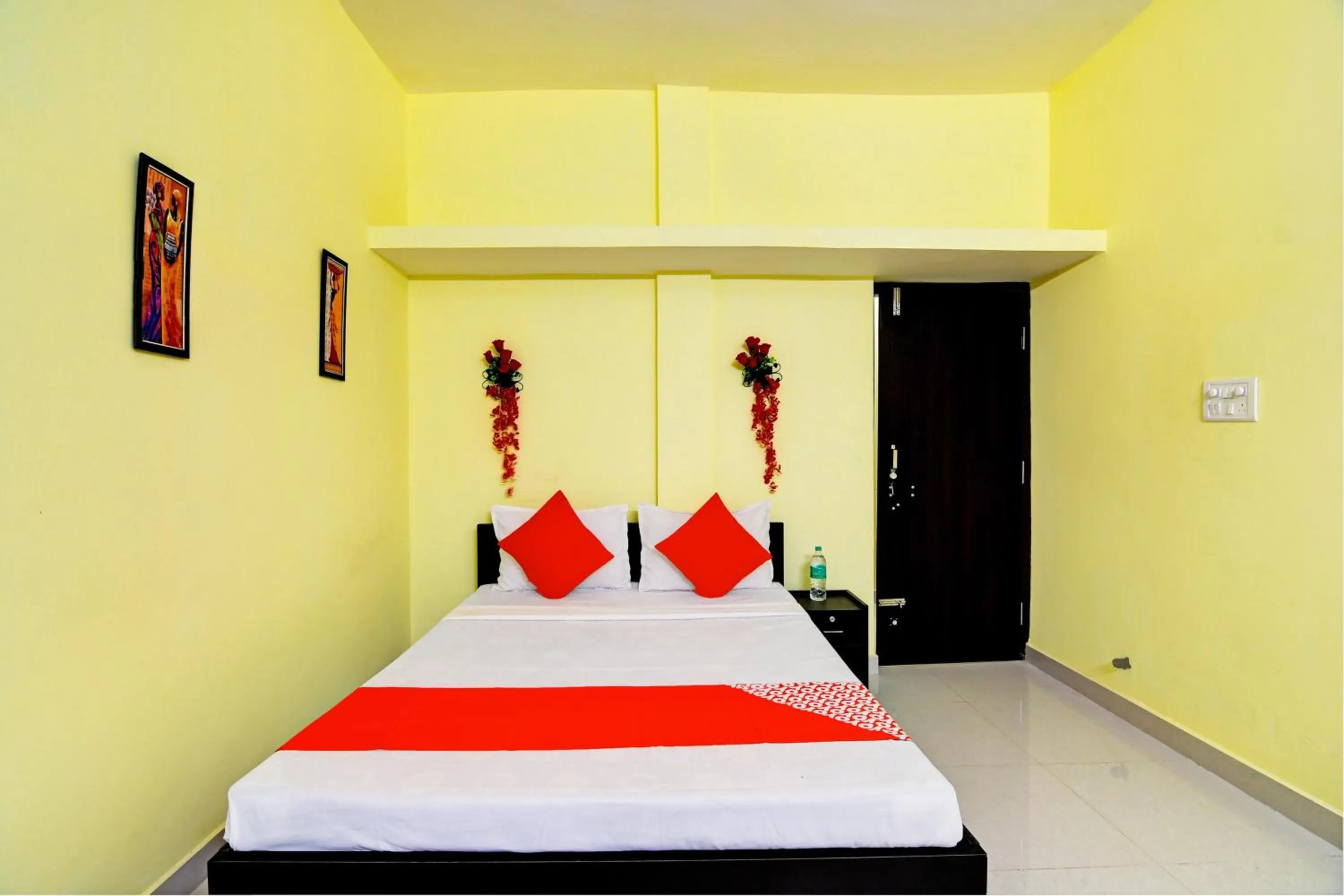 Bedroom, Bed in Hotel O Sri Balaji Guest House