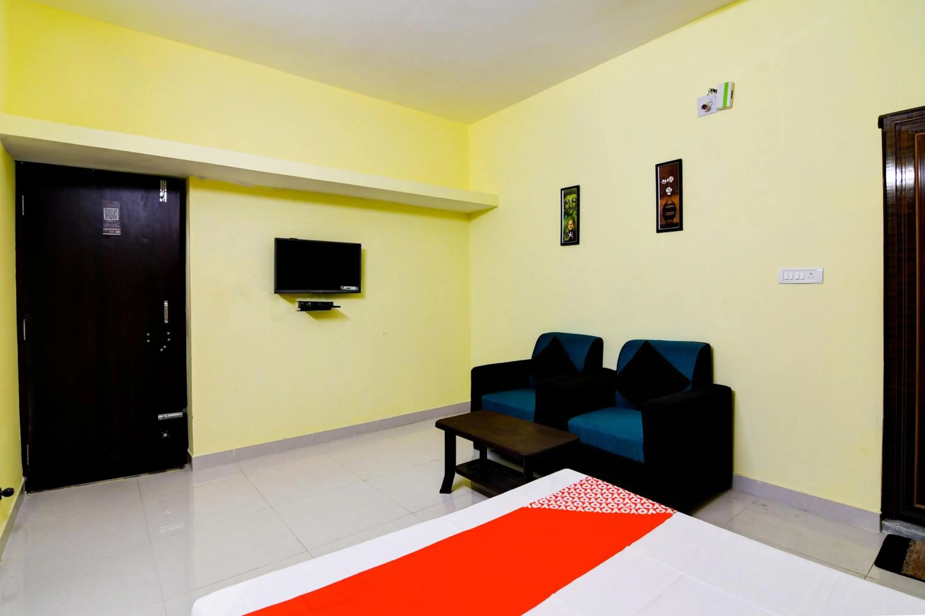 Bedroom, Bed in Hotel O Sri Balaji Guest House