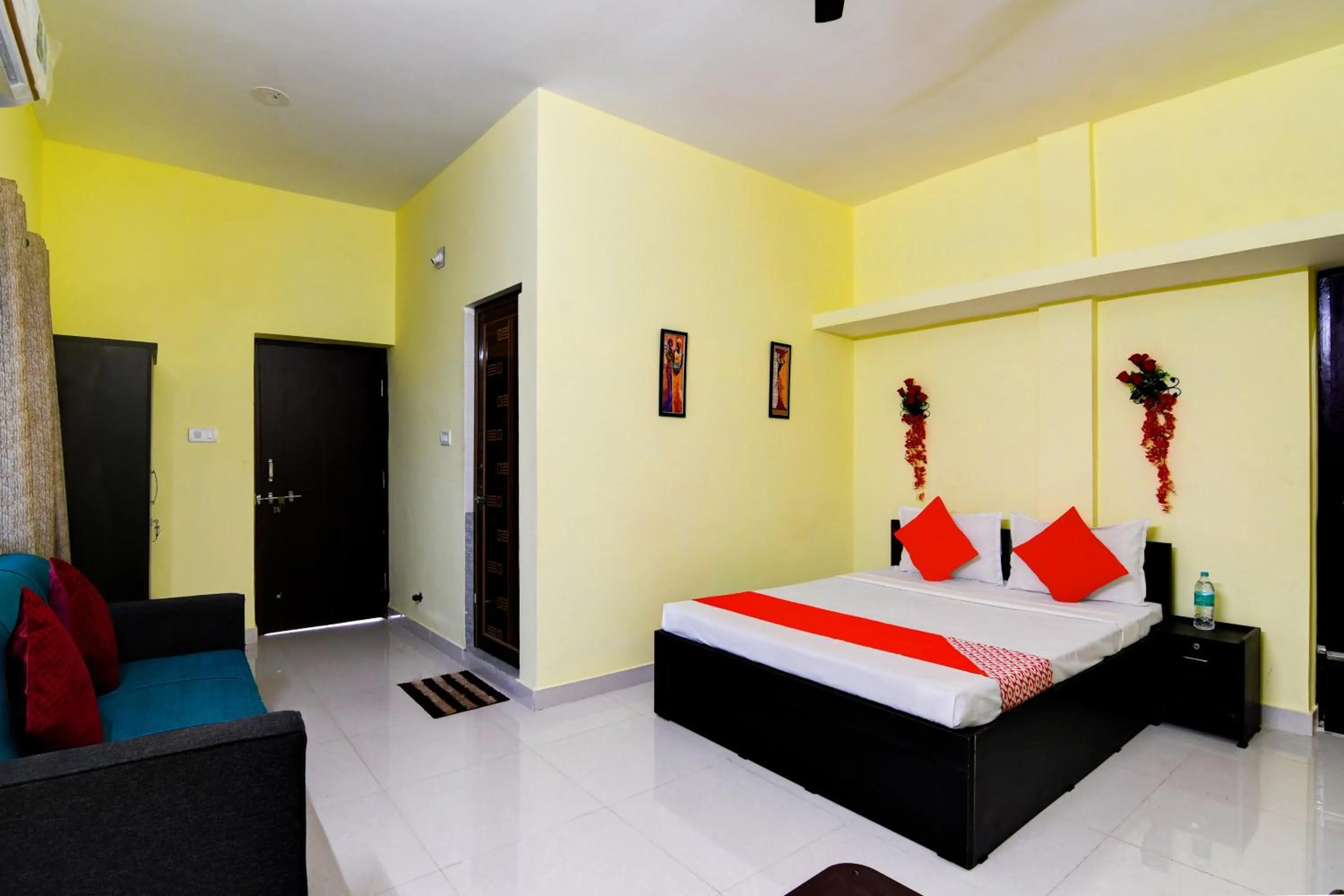 Bedroom, Bed in Hotel O Sri Balaji Guest House