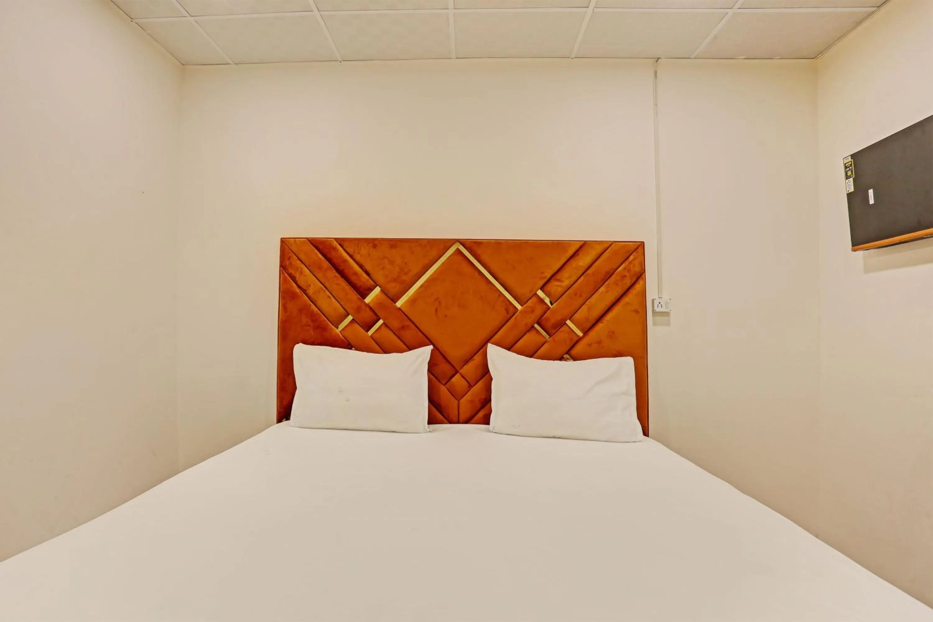 Bedroom, Bed in Hotel O Silver Key