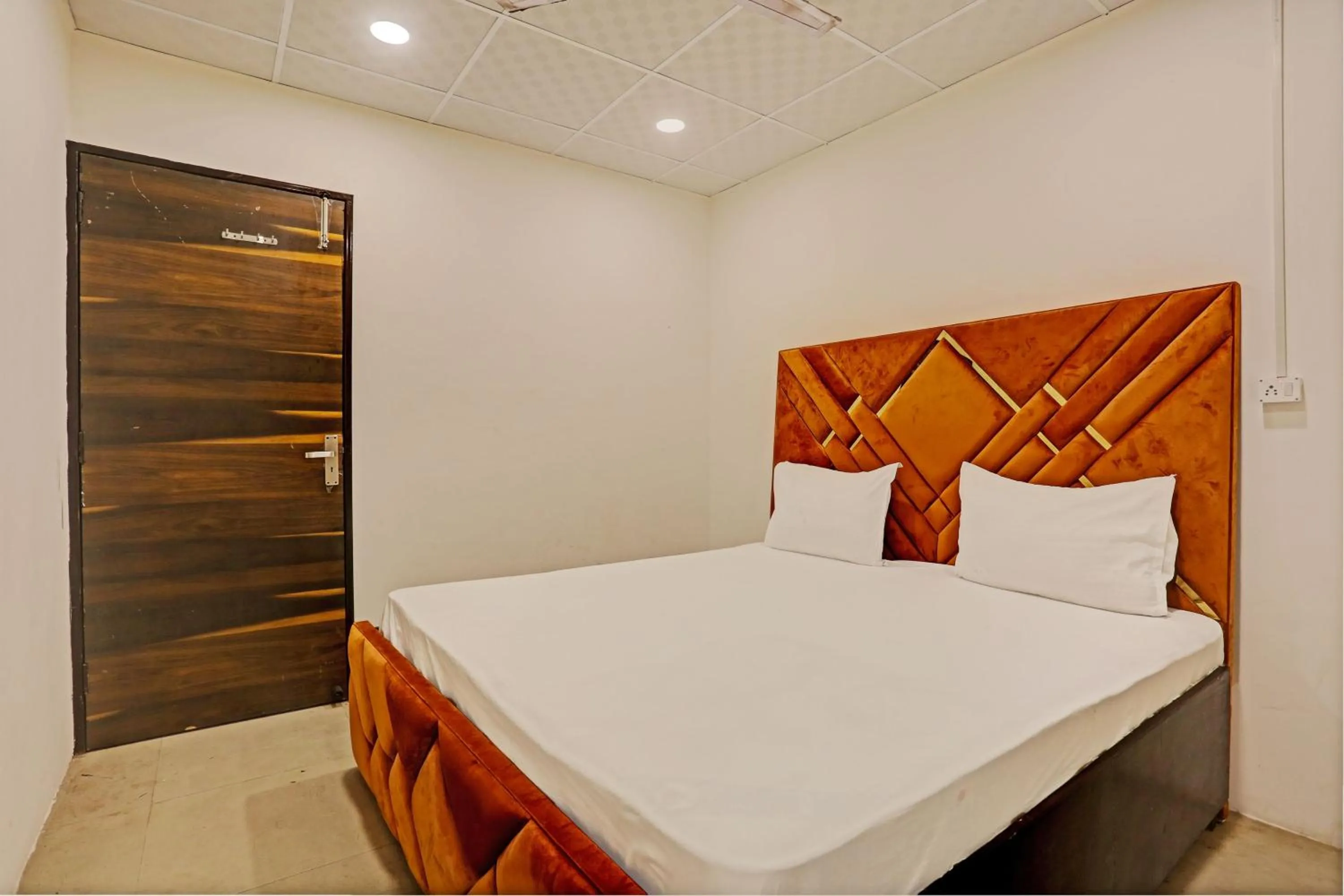 Bedroom, Bed in Hotel O Silver Key