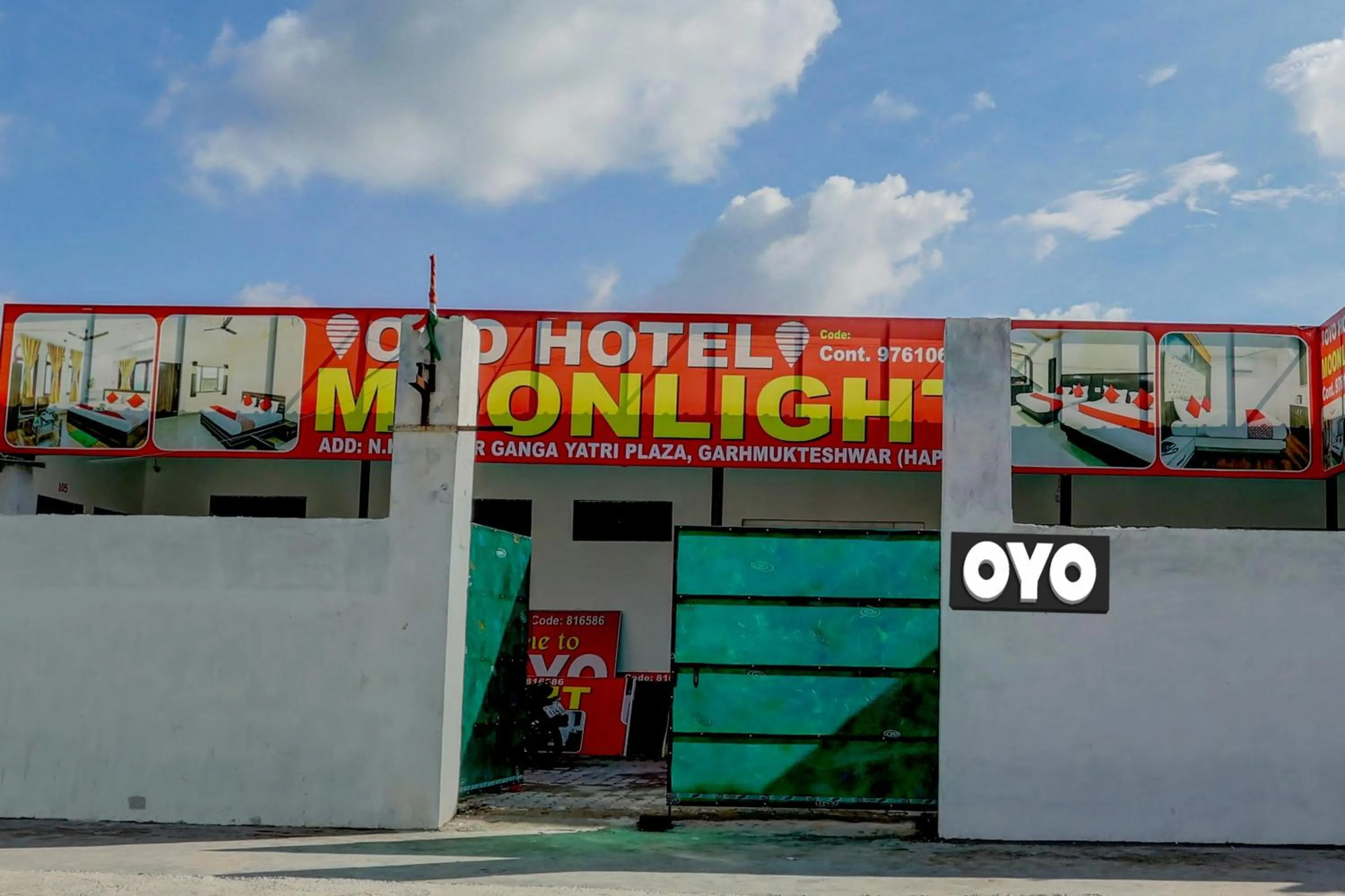 Facade/entrance in OYO Flagship Hotel Moonlight