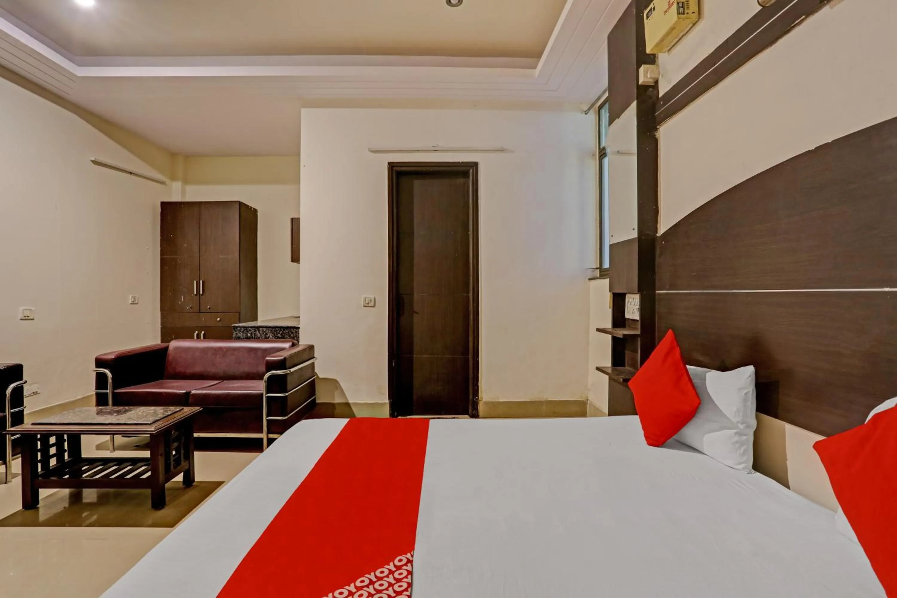 Bedroom, Bed in OYO Flagship Hotel Moonlight