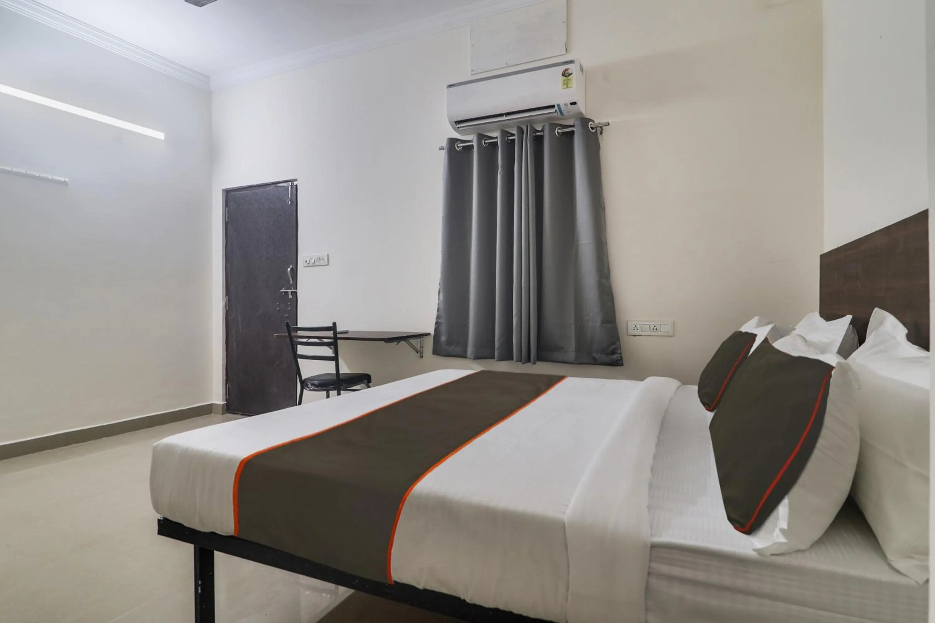 Bedroom, Bed in Collection O SBR Kondapur Near RTO office