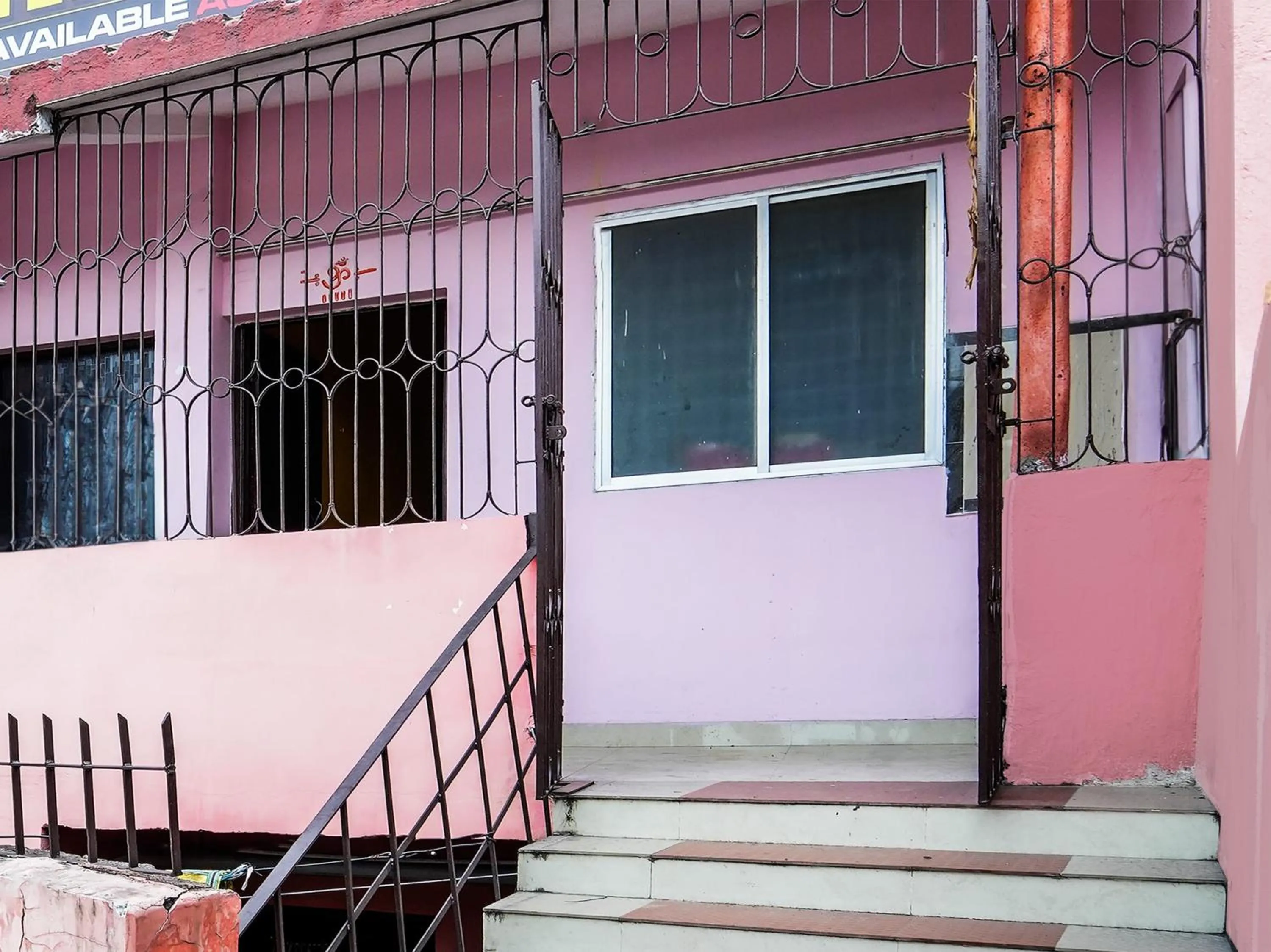 Facade/entrance in Hotel O Doremon