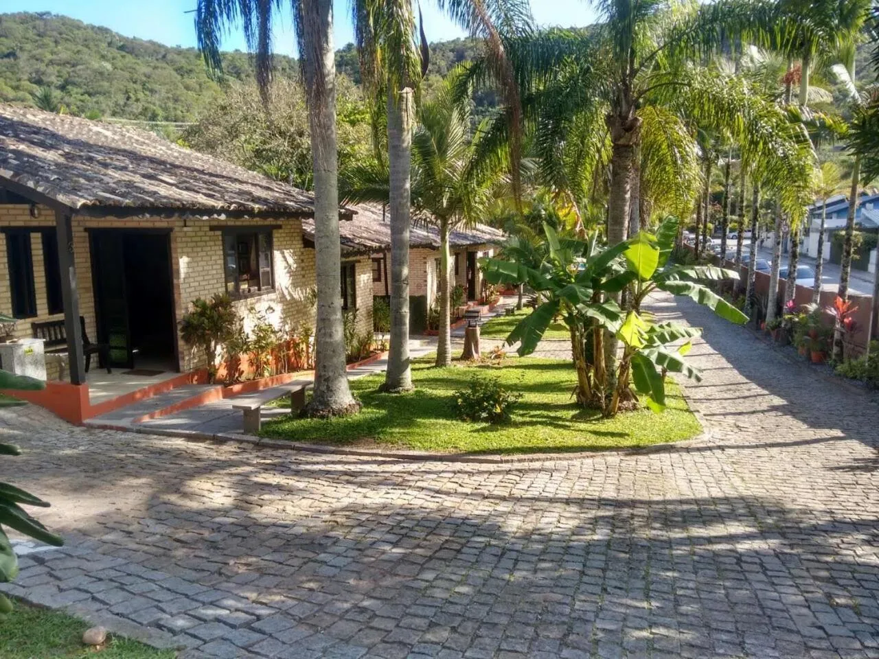 Property building in Chalés do Holandês Eco Pousada