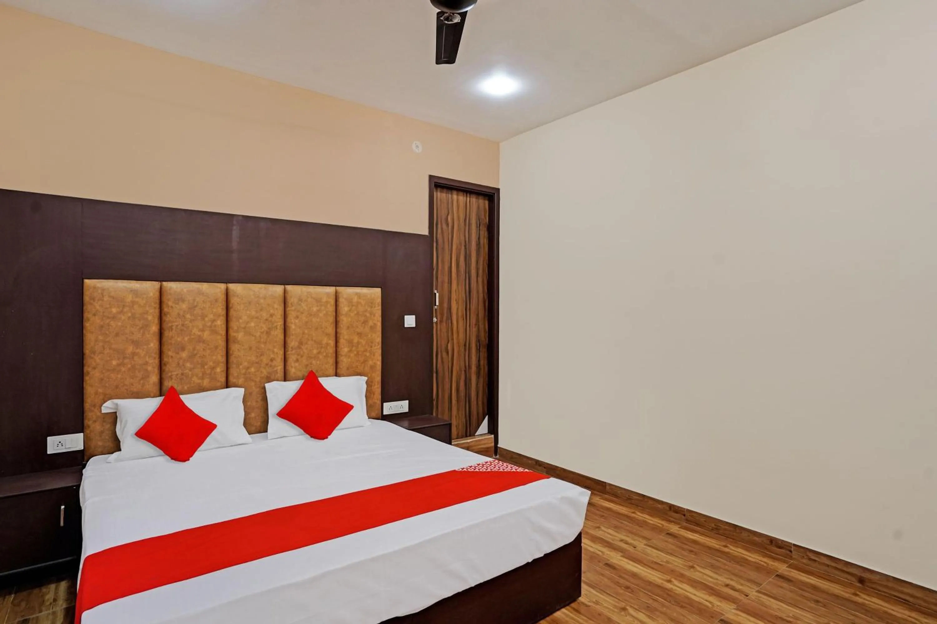 Bedroom, Bed in Hotel O Flagship Hotel Lotus Highway Inn