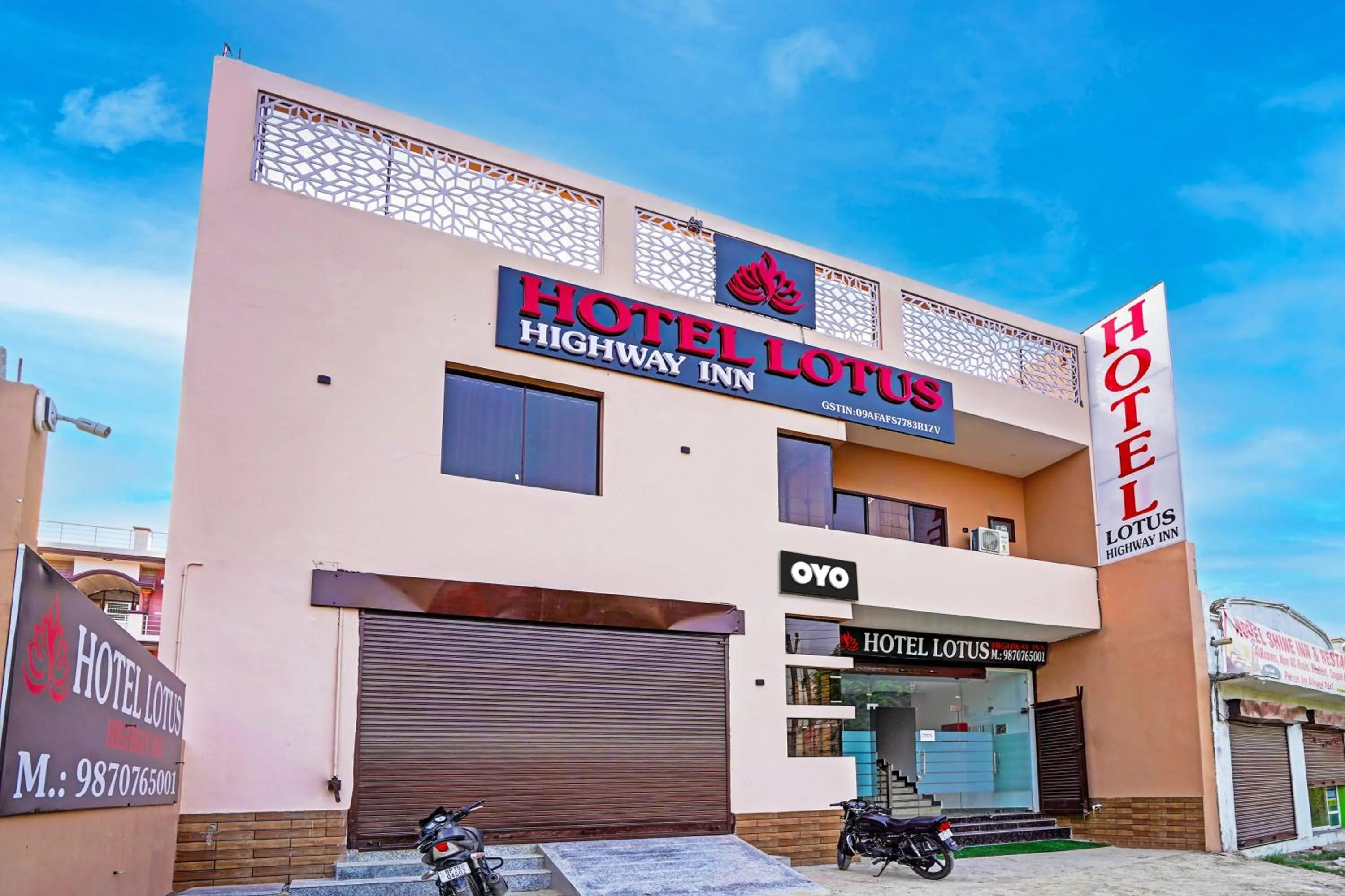 Facade/entrance in Hotel O Flagship Hotel Lotus Highway Inn