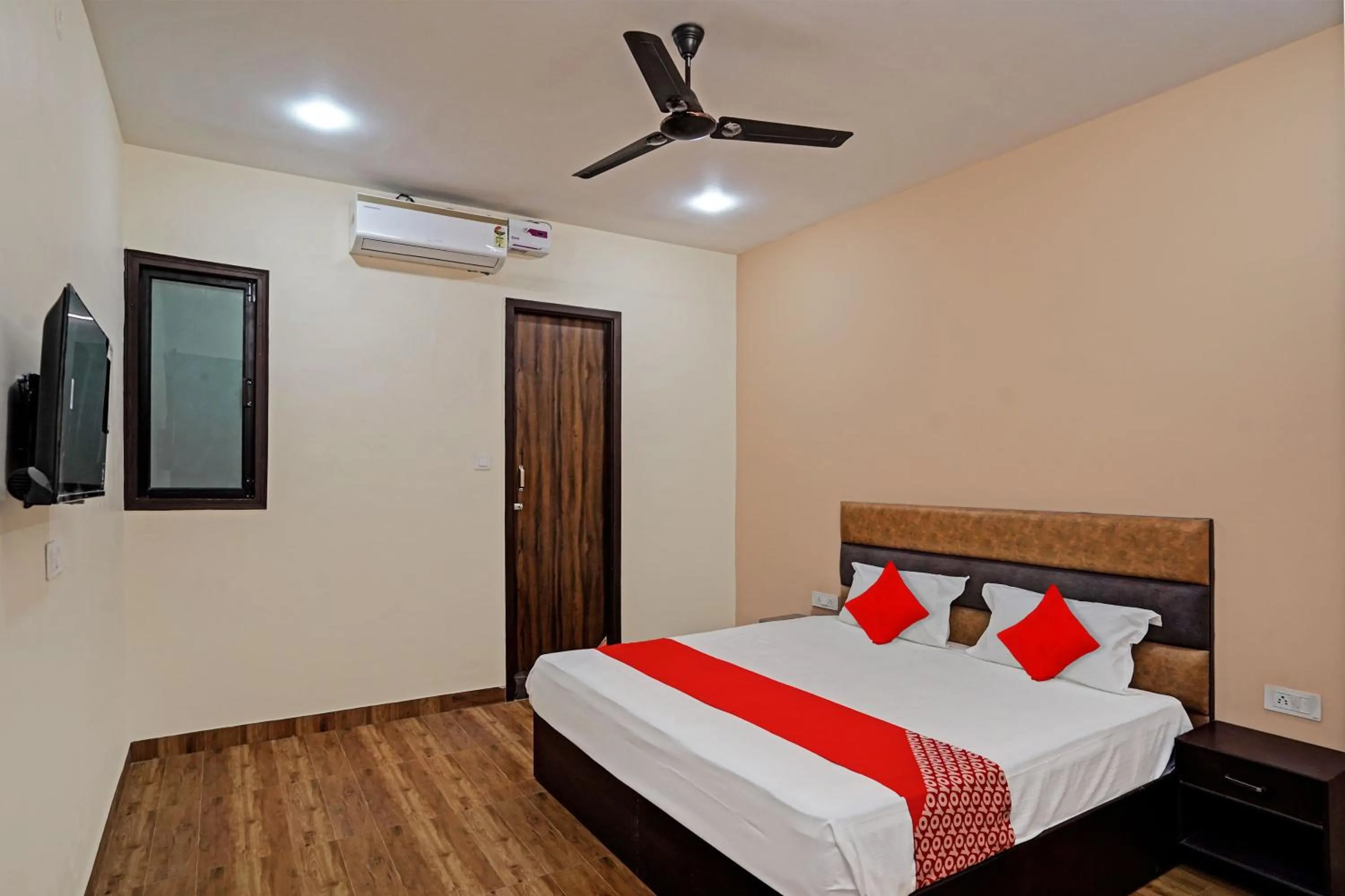 Bedroom, Bed in Hotel O Flagship Hotel Lotus Highway Inn