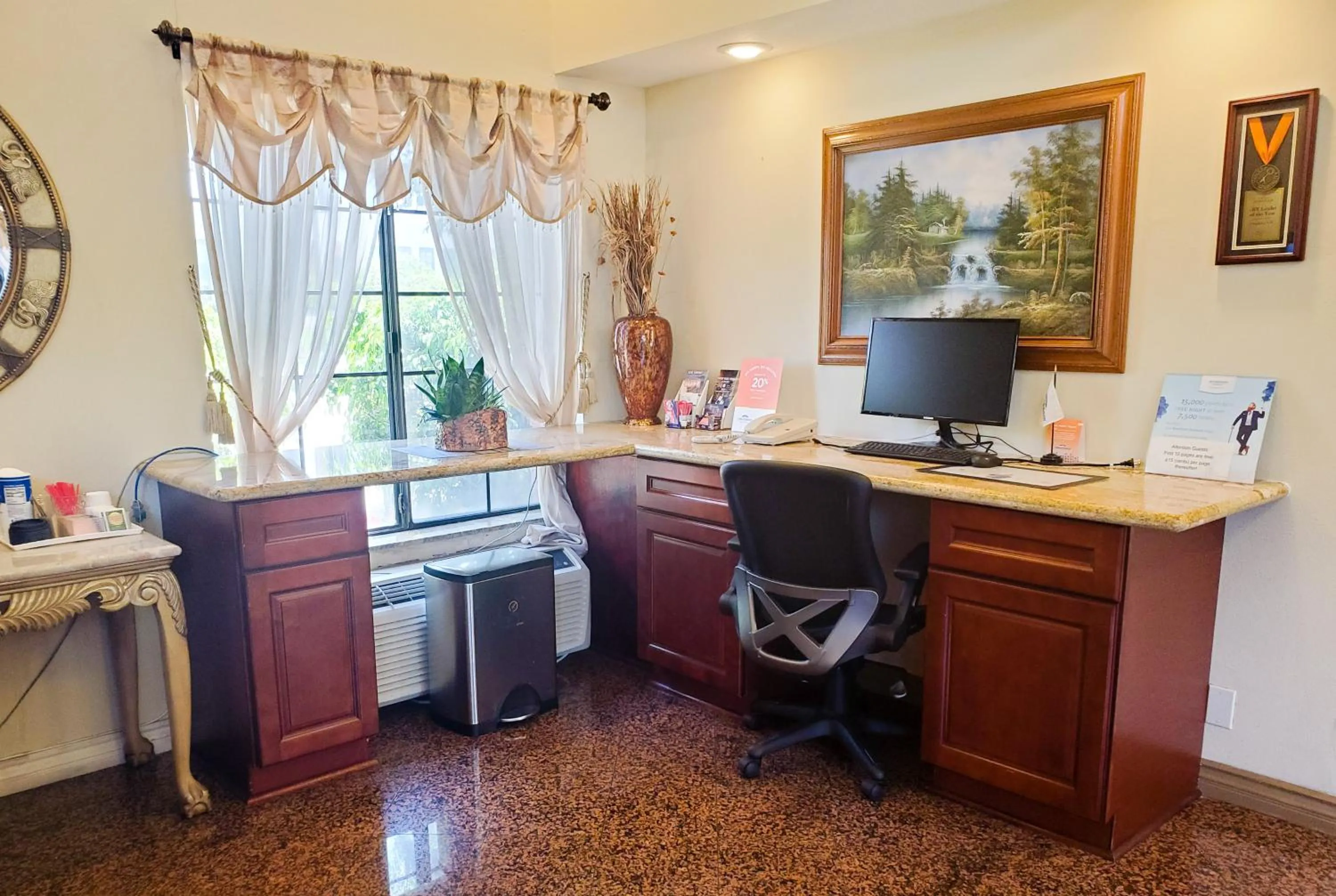 Business facilities in Howard Johnson by Wyndham Pasadena