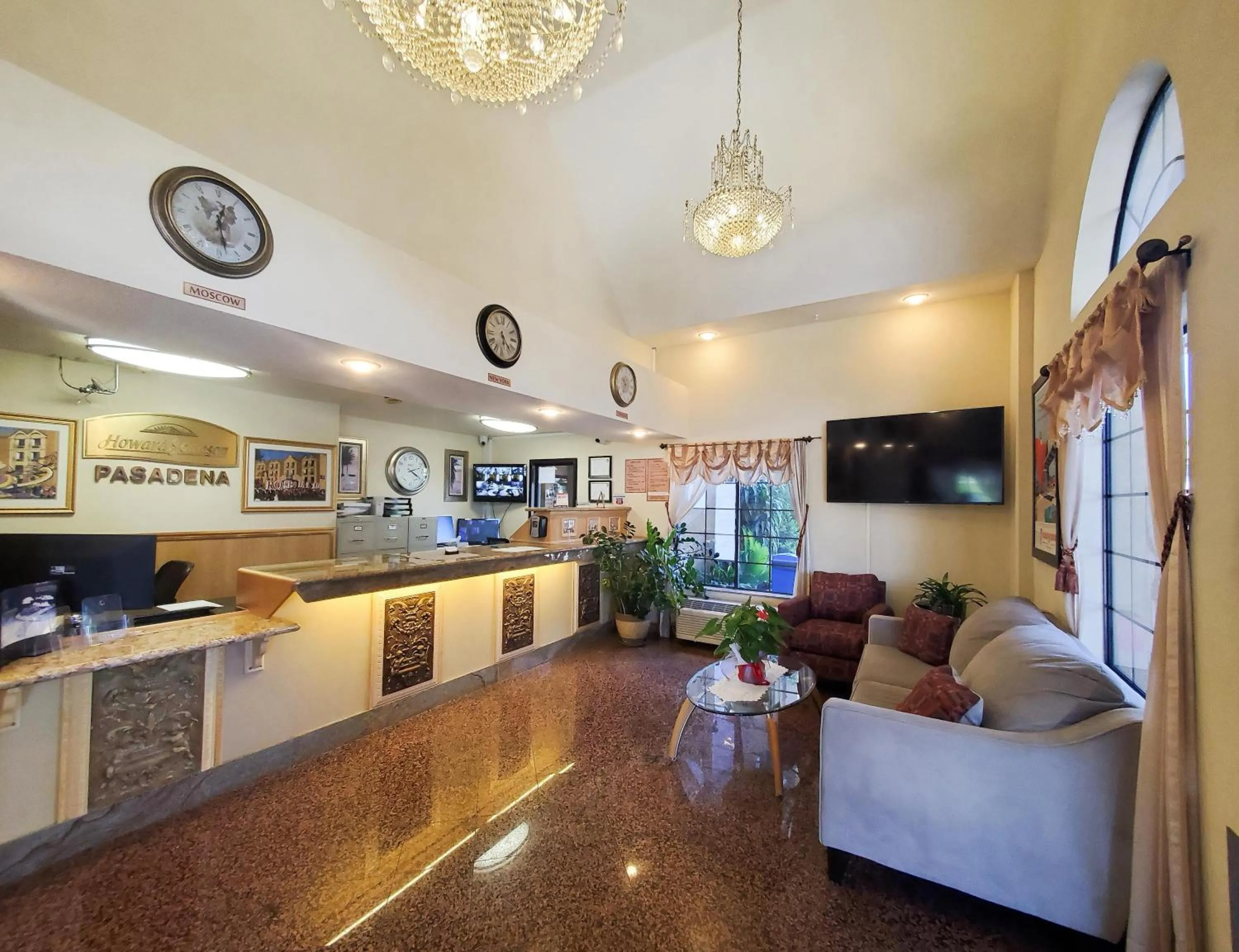 Lobby or reception in Howard Johnson by Wyndham Pasadena