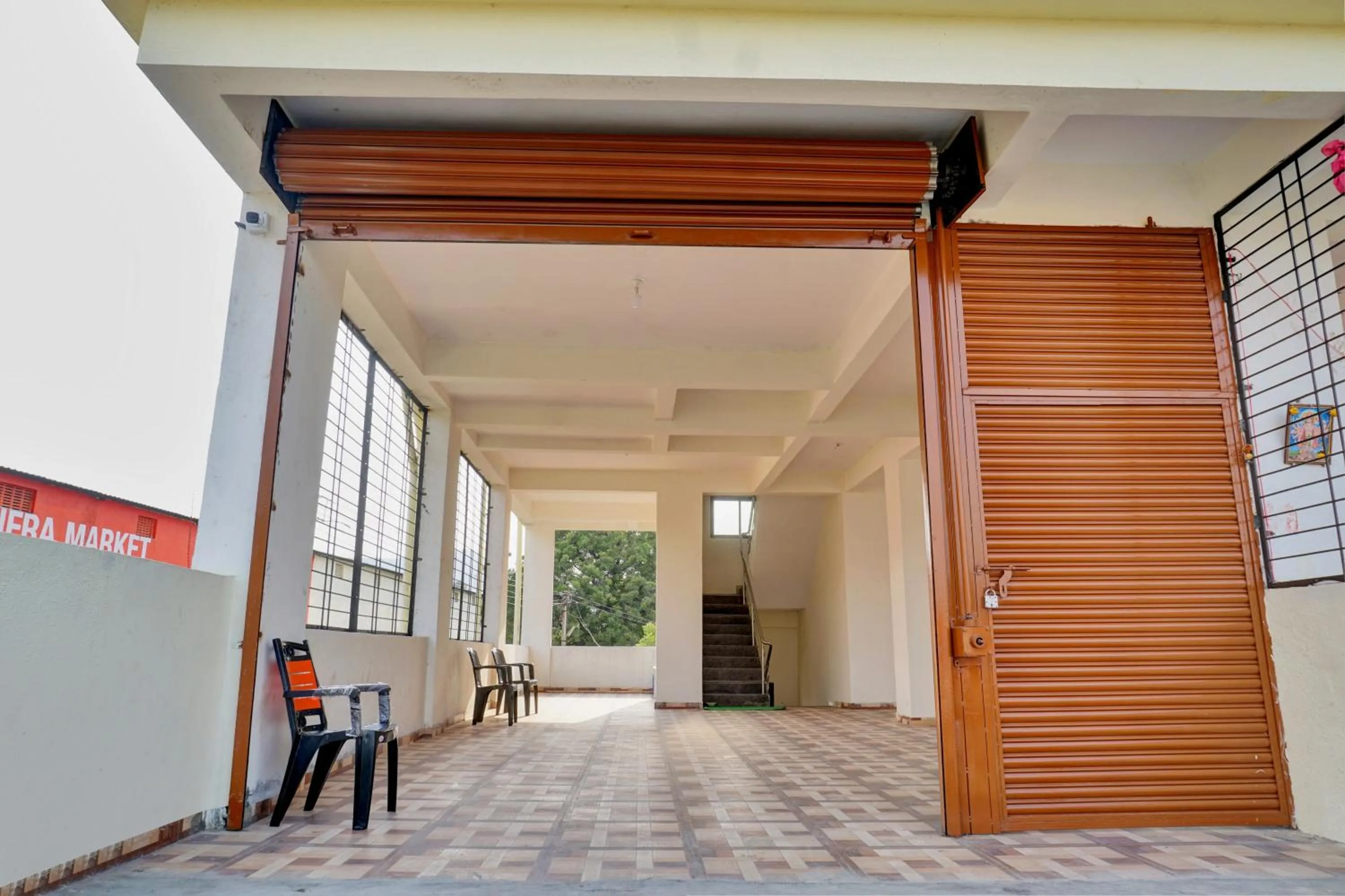 Facade/entrance in OYO Flagship Sai Balaji Lodge
