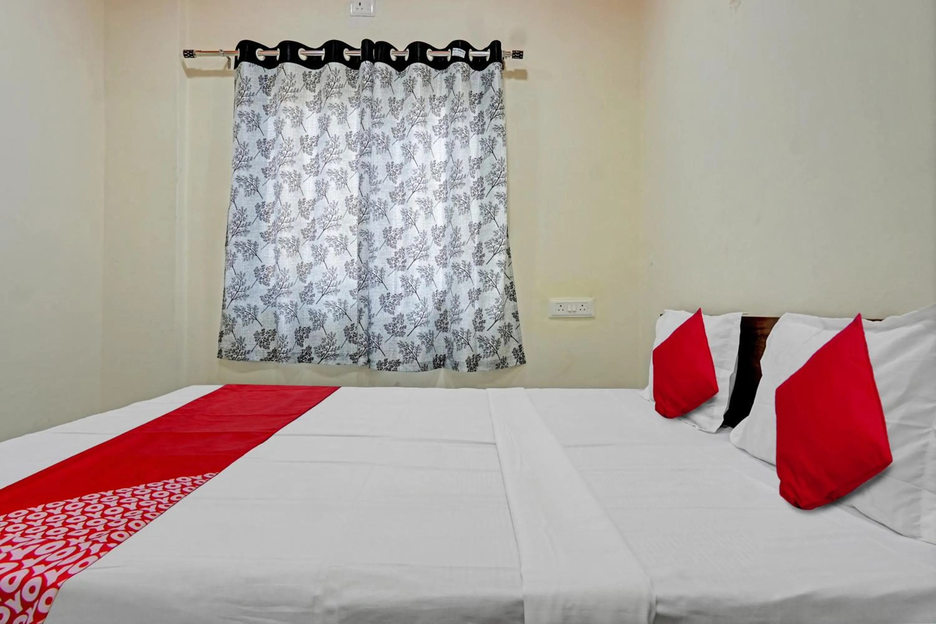 Lobby or reception, Bed in Hotel O Shanaya Lodging