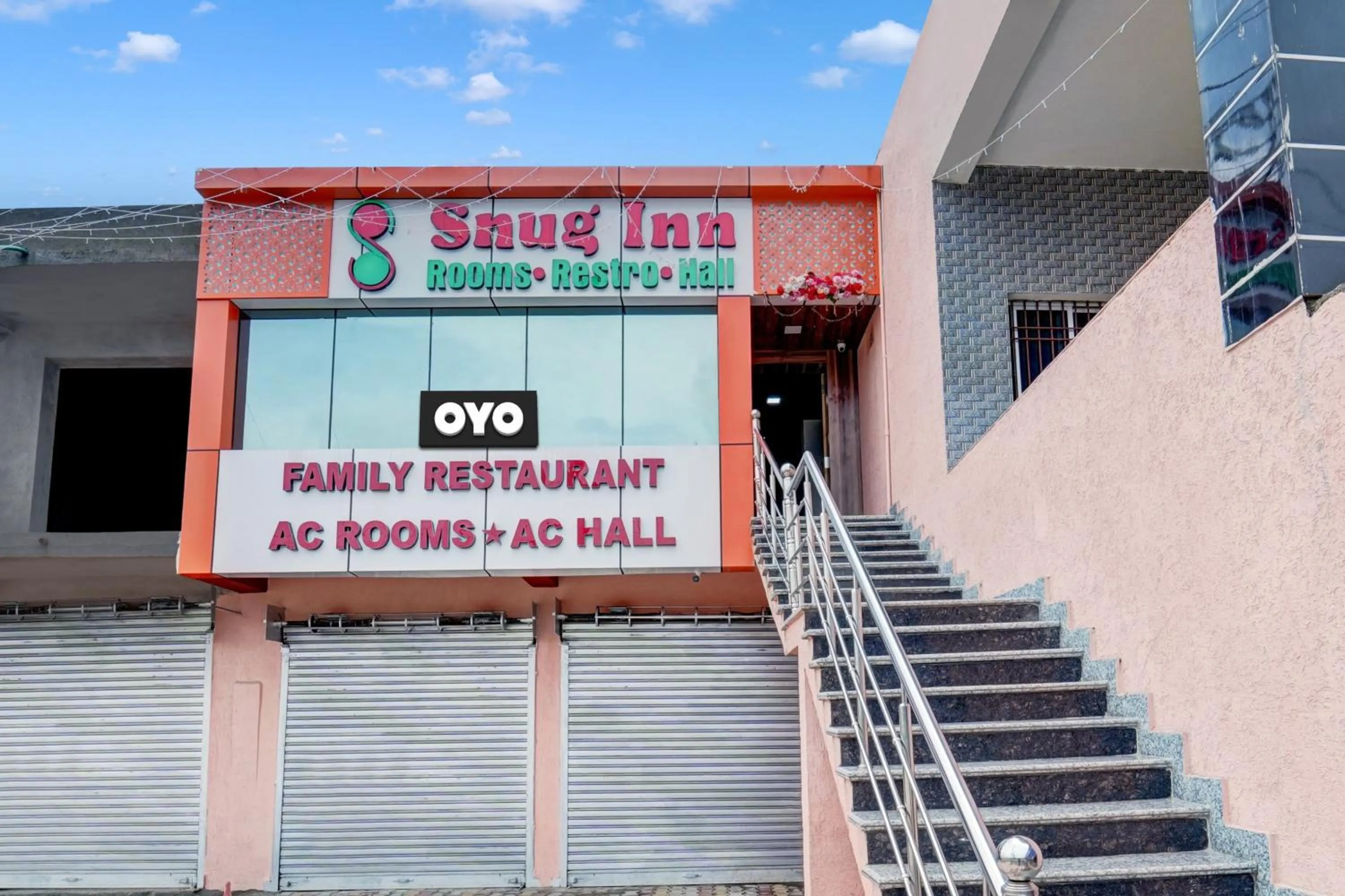 Facade/entrance in Hotel O Snug Inn
