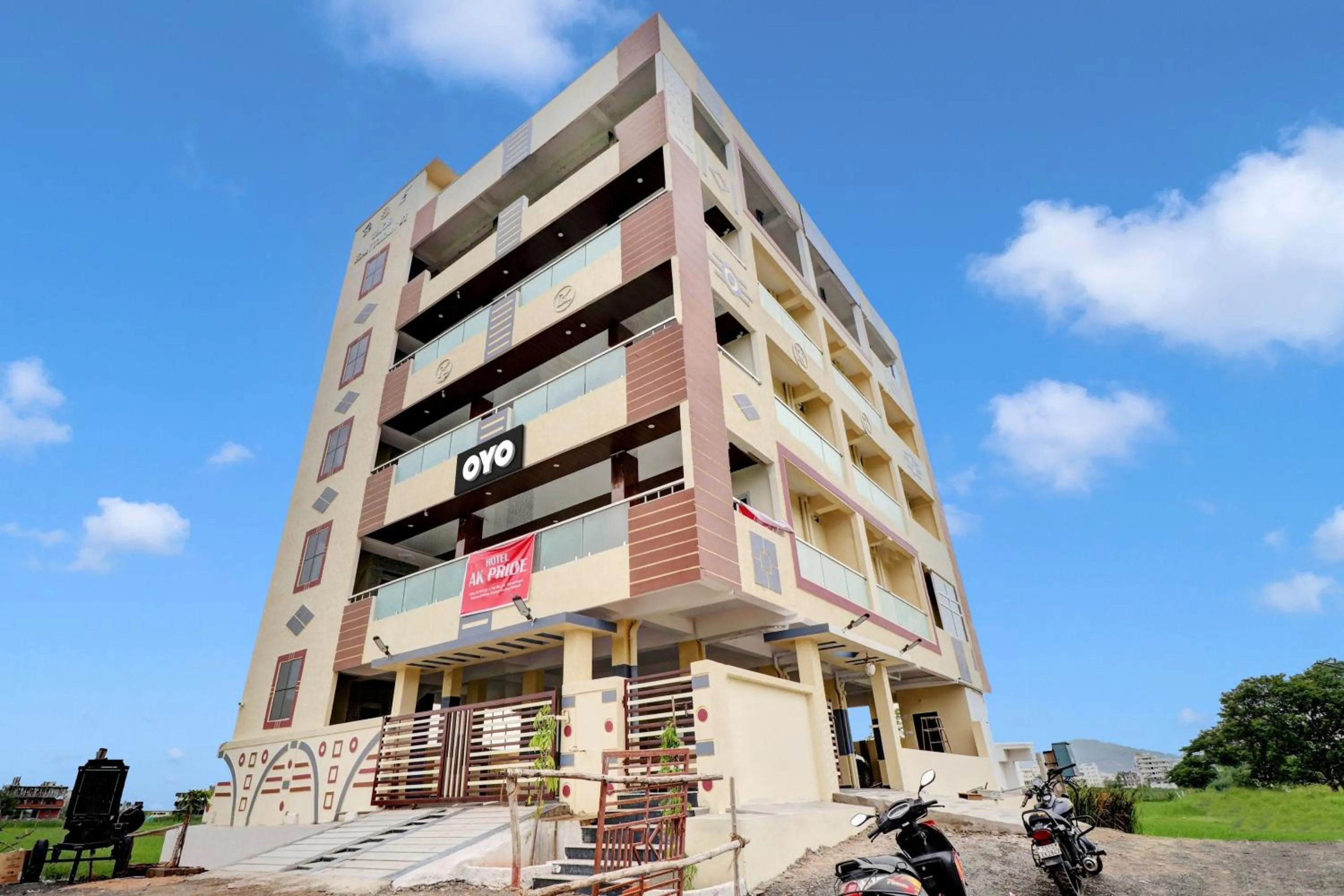 Facade/entrance, Property Building in OYO Flagship Ak Pride