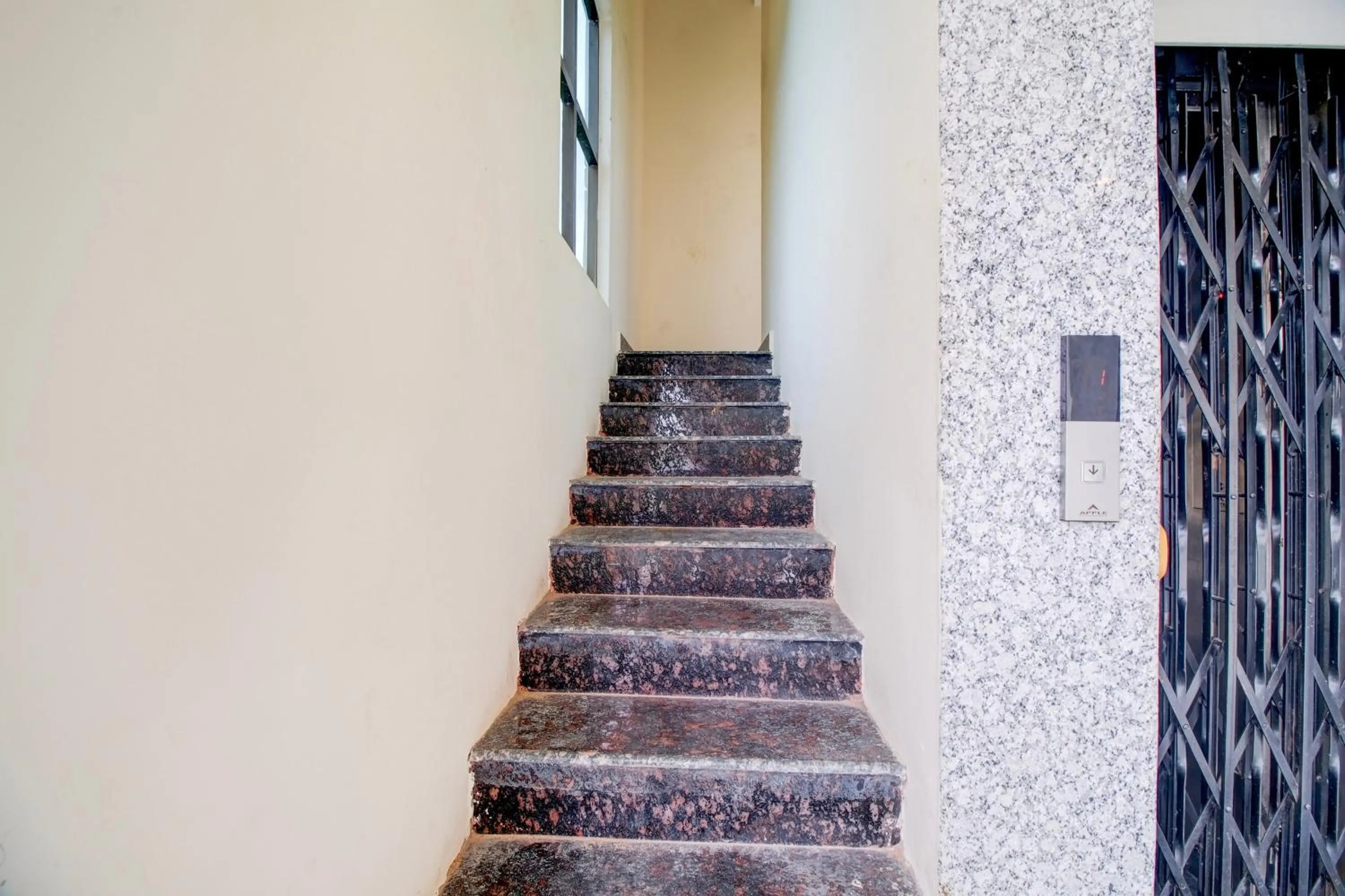 Lobby or reception in Super Hotel O Ramavarapadu Near PVR Icon