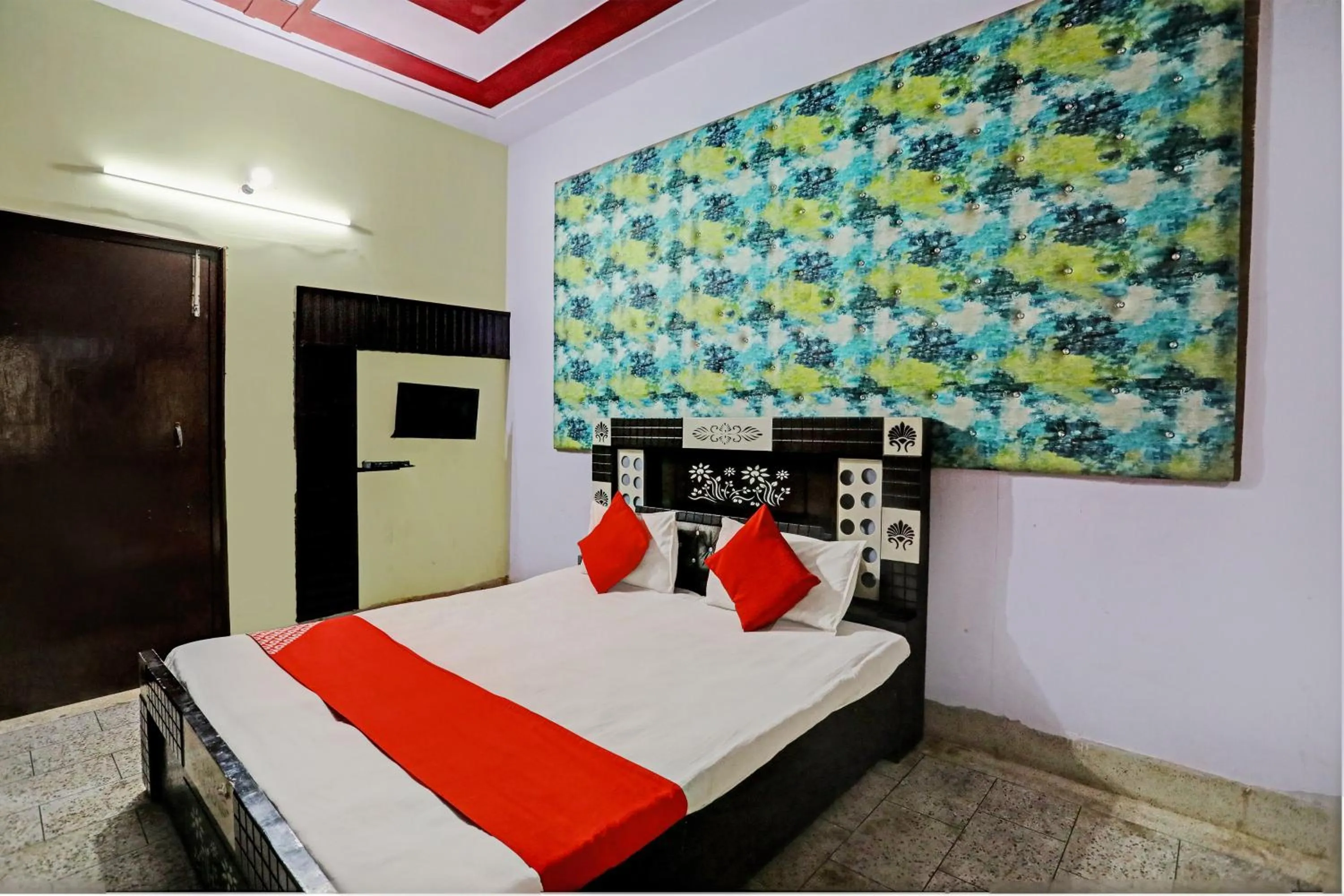 Bedroom in OYO Flagship Hotel Waves