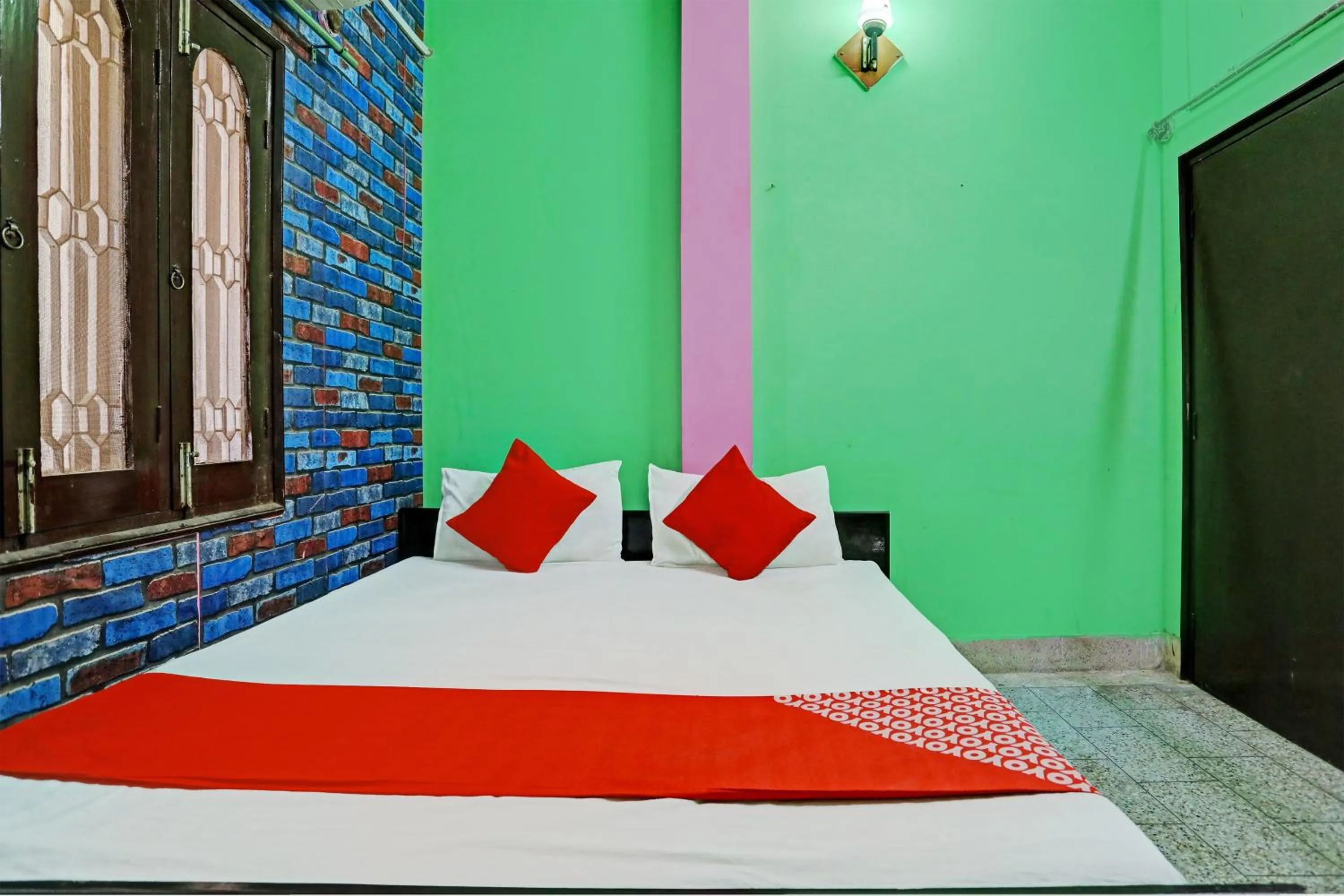 Bedroom in OYO Flagship Hotel Waves