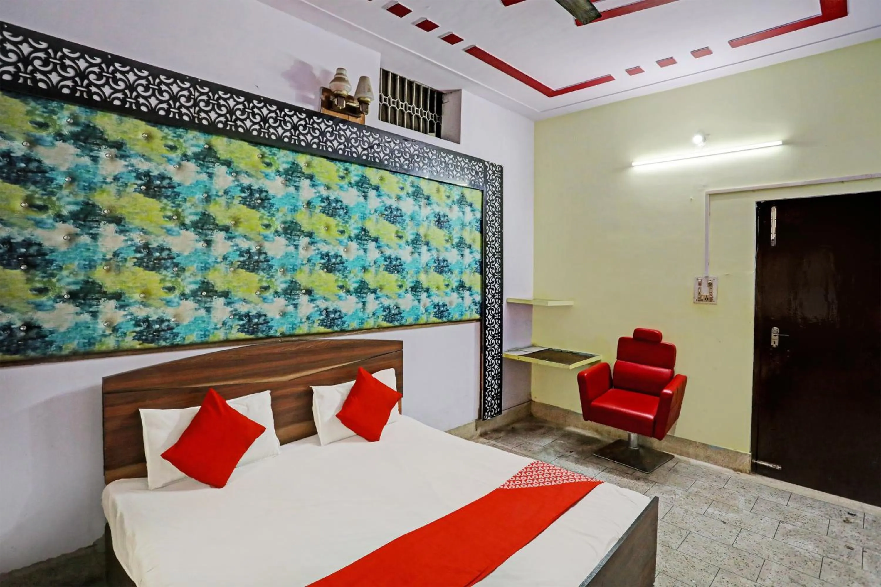 Bedroom in OYO Flagship Hotel Waves