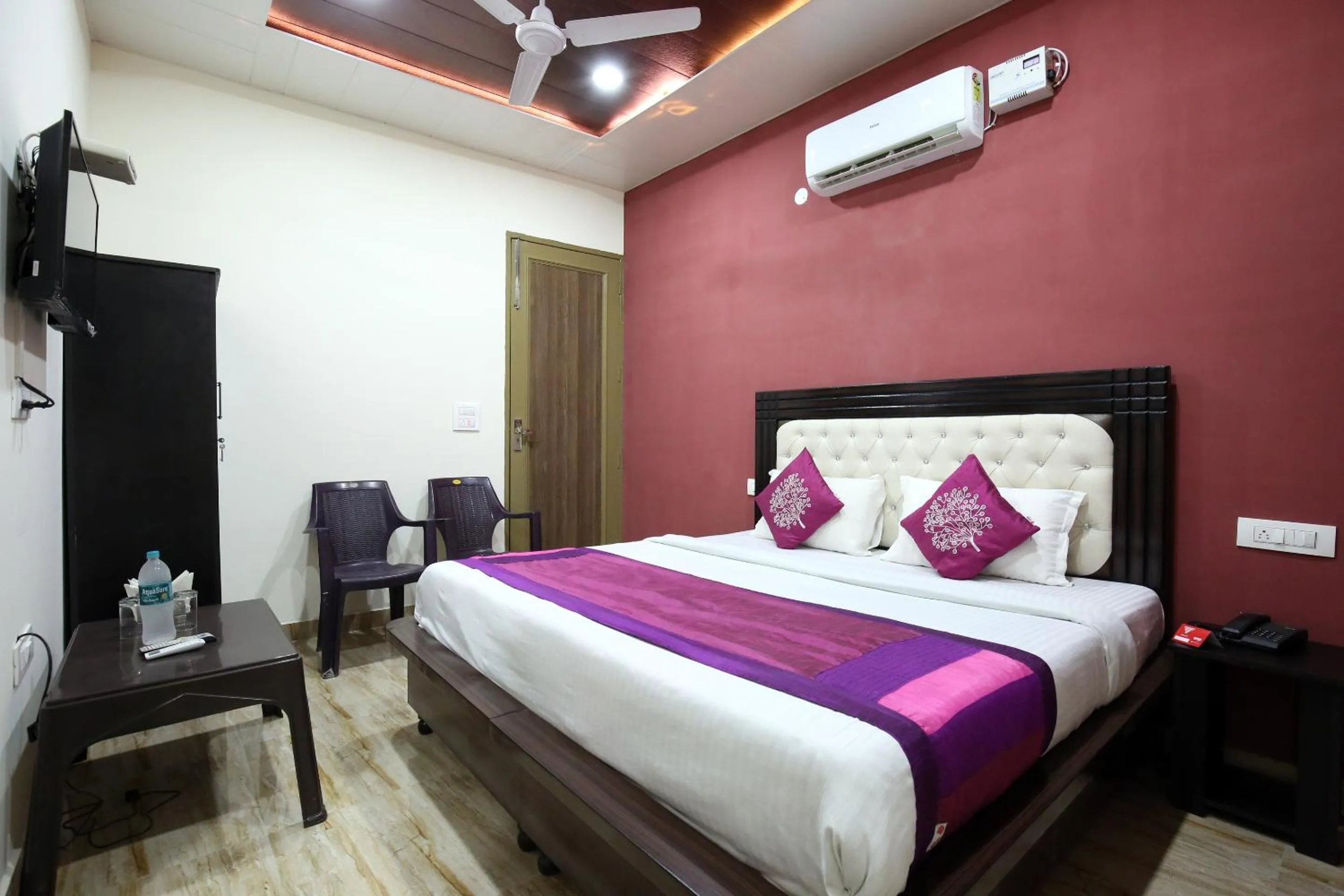 Bedroom in Hotel O Zirakpur City Court Complex Formerly The Platinum