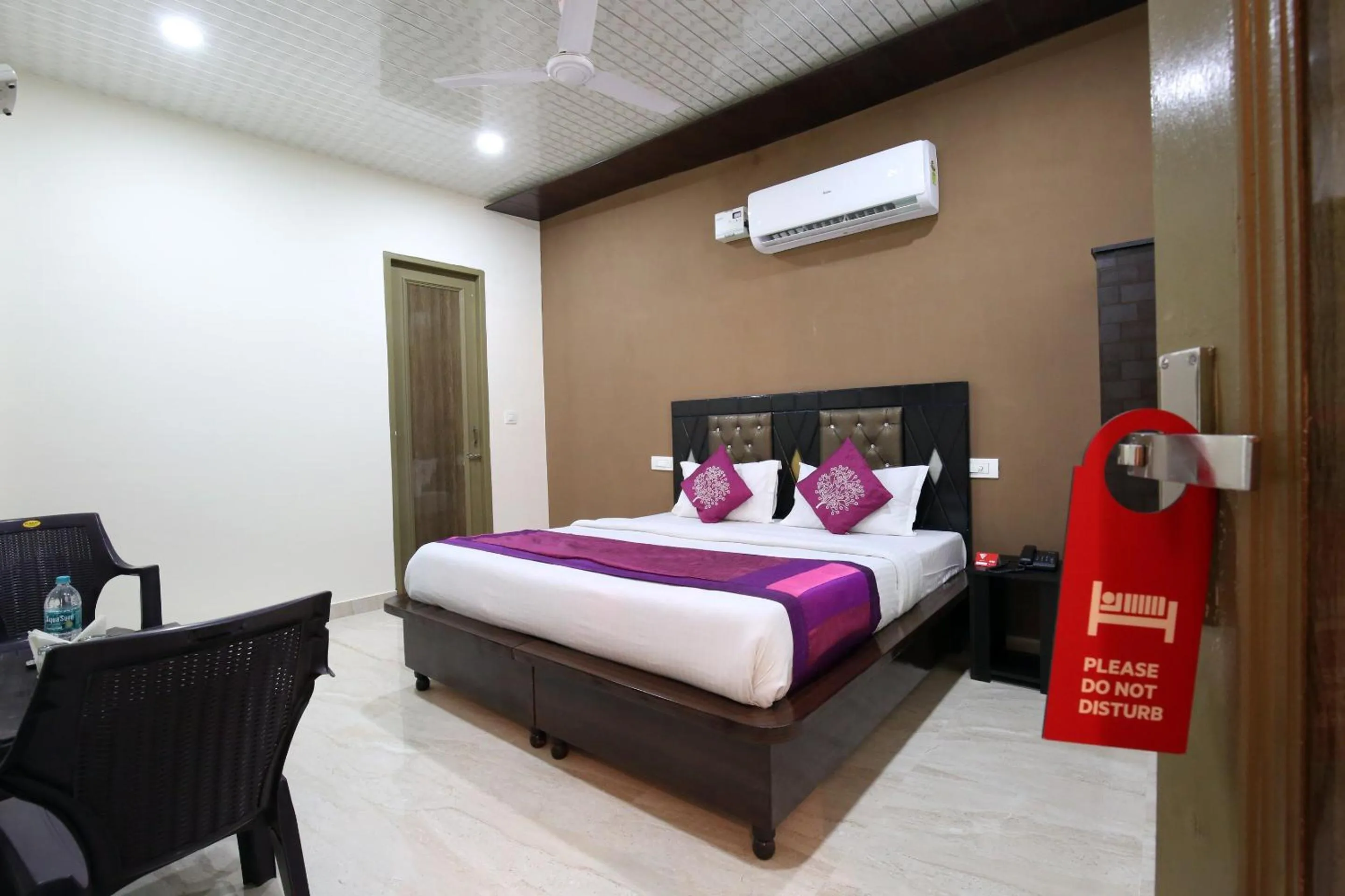 Bedroom in Hotel O Zirakpur City Court Complex Formerly The Platinum