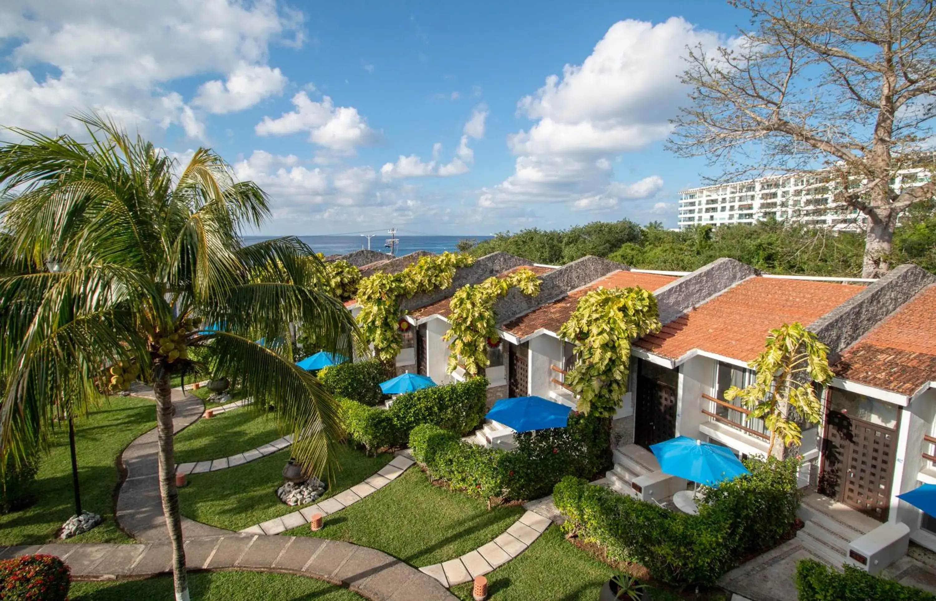 Deluxe Cabin with terrace and garden view in Casa del Mar Cozumel Hotel & Dive Resort with free access to an exclusive beach club Deluxe Cabin with terrace and garden view in Casa del Mar Cozumel Hotel & Dive Resort with free access to an exclusive beach club
