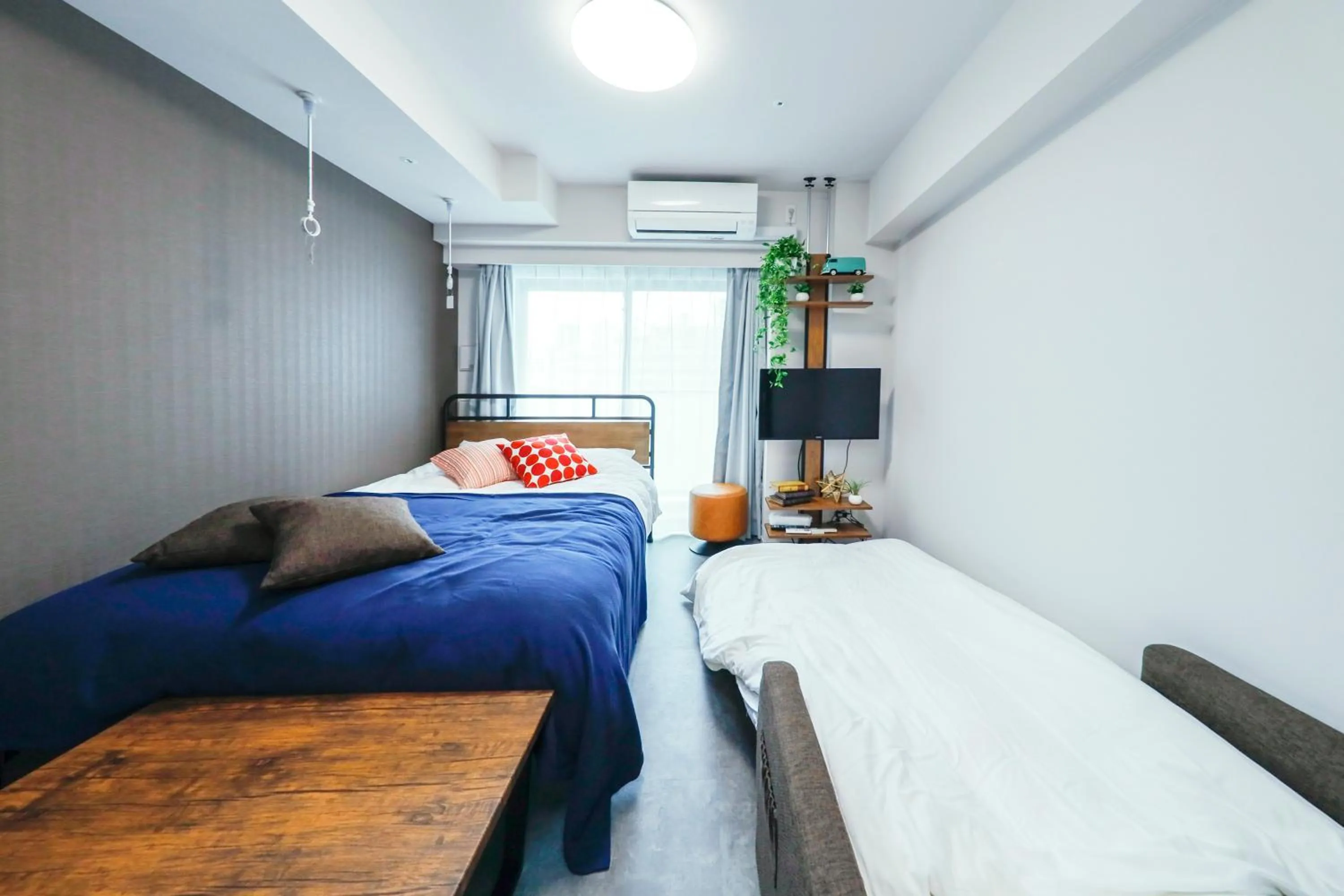 Bed in Seaside Tamachi by Tranova
