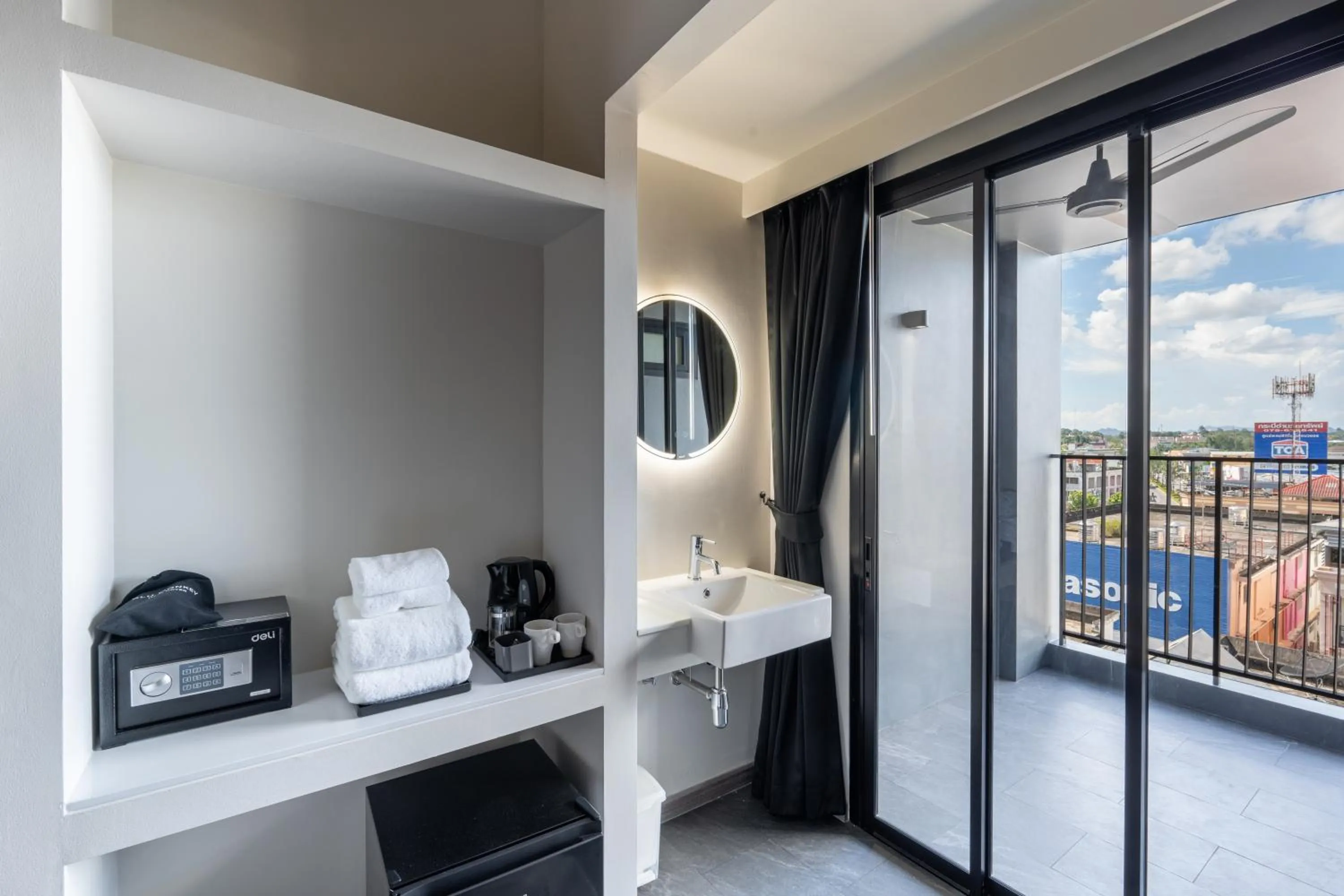 View (from property/room), Bed in Blu Monkey Hub and Hotel Krabi Town