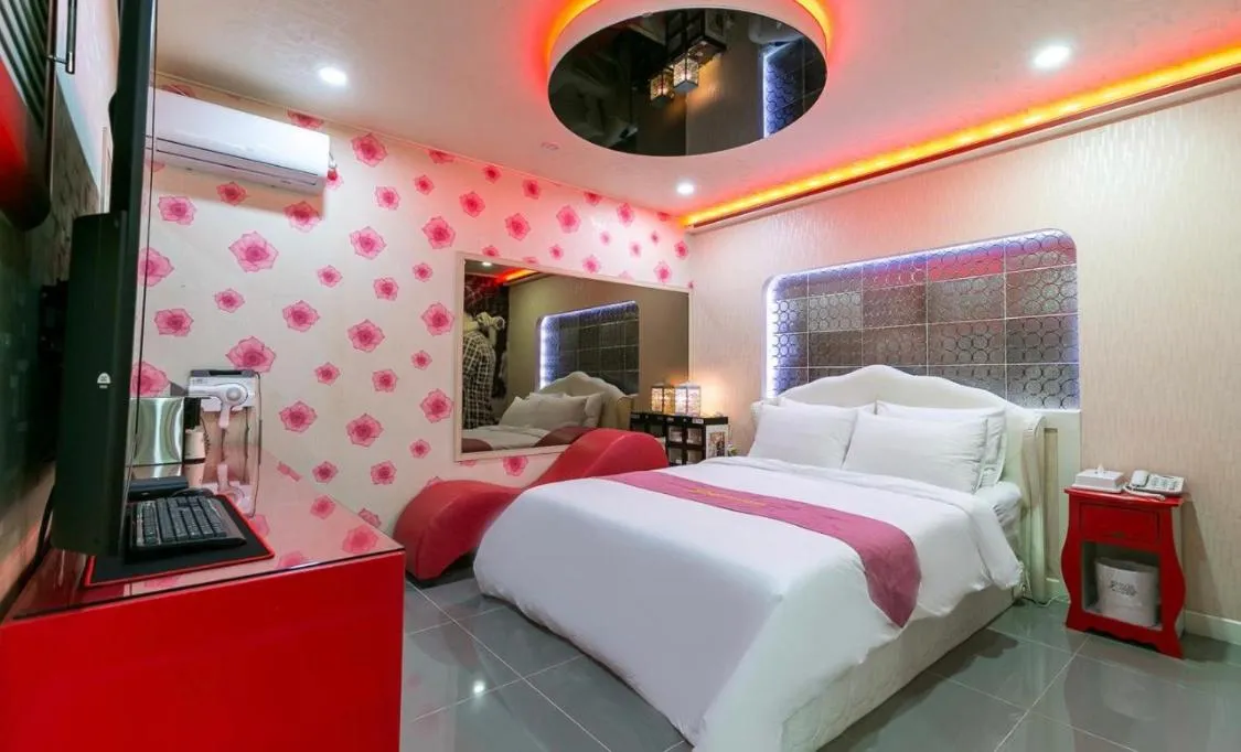 Bed in Hera drive in hotel