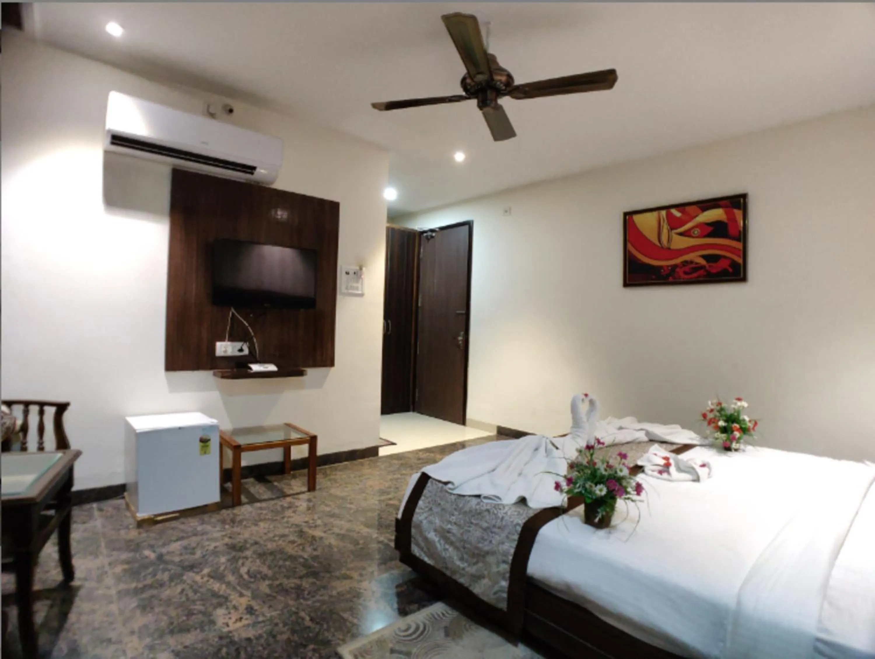 Bed in Hotel Badrika Inn