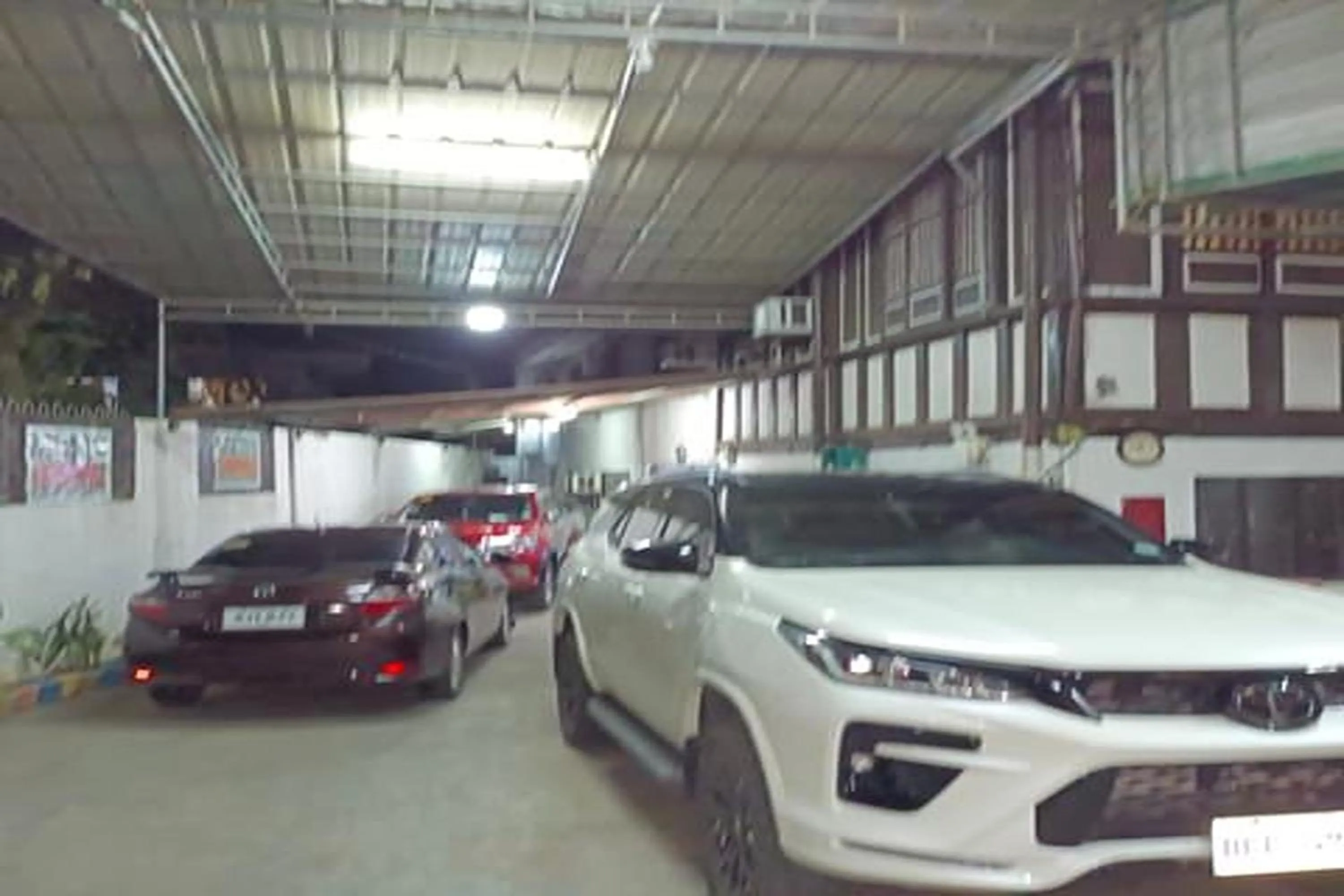 Parking in King Henry's Transient House