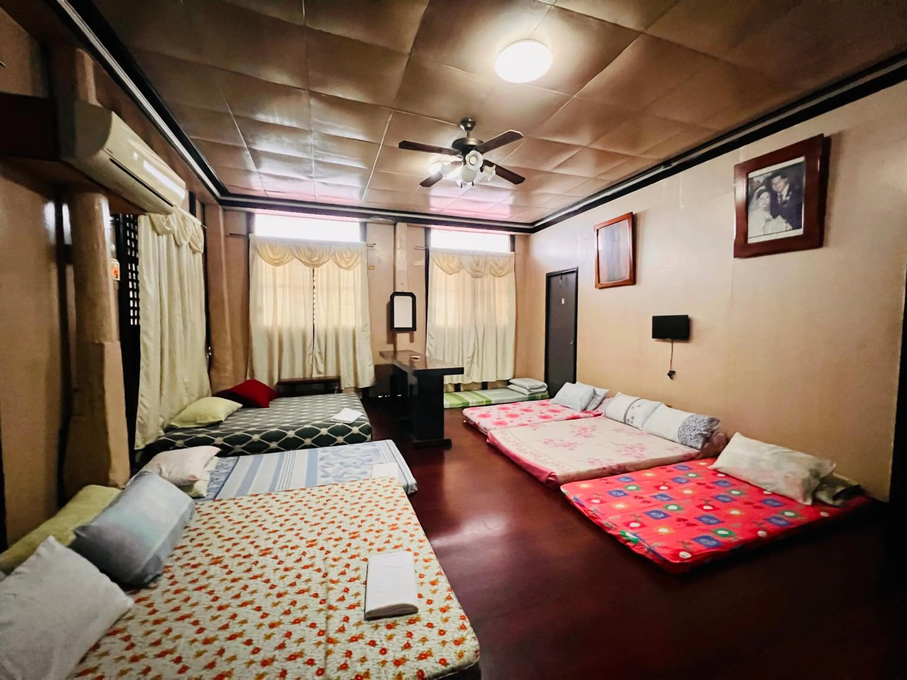 Bed in King Henry's Transient House