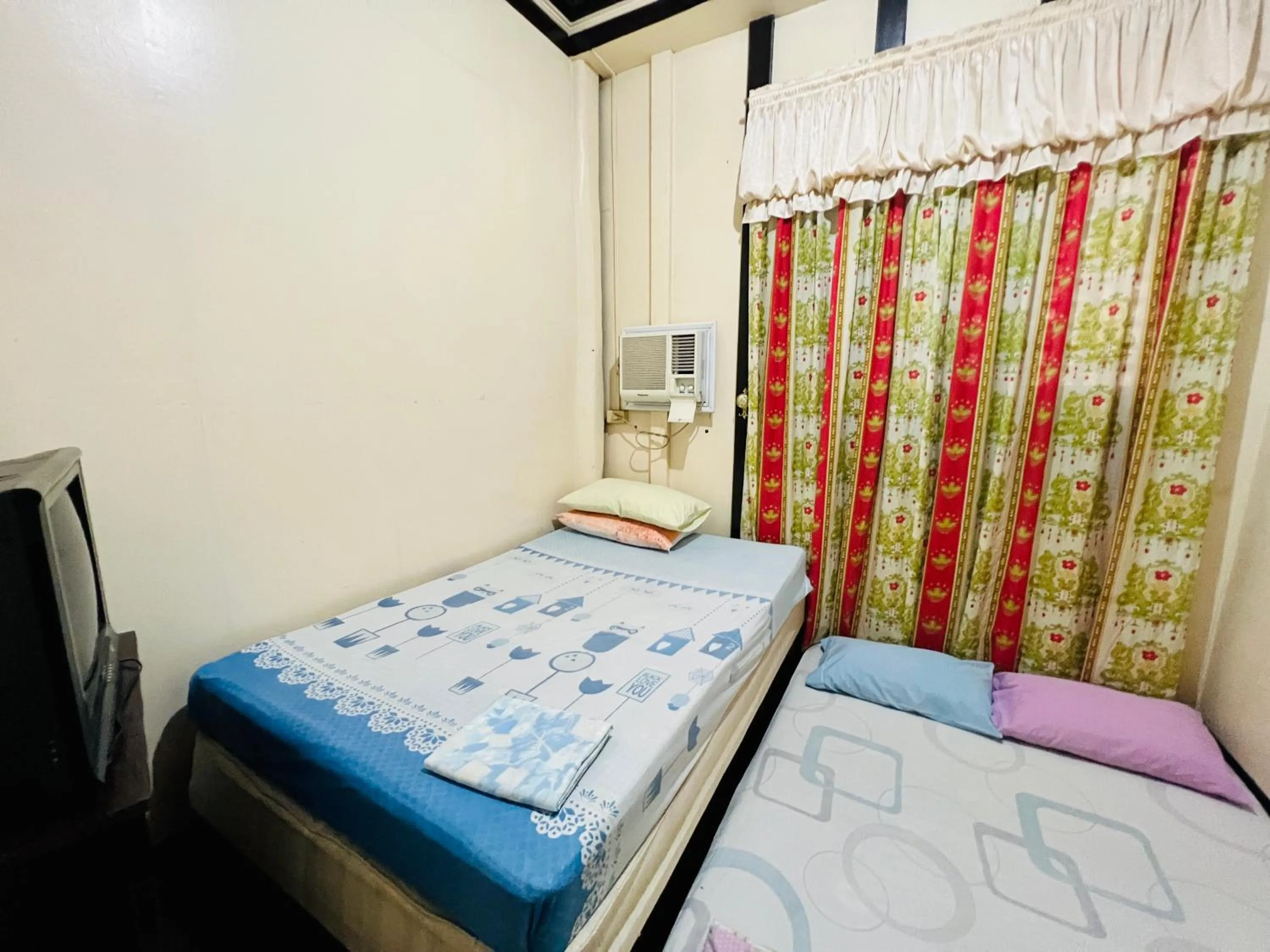 Bed in King Henry's Transient House