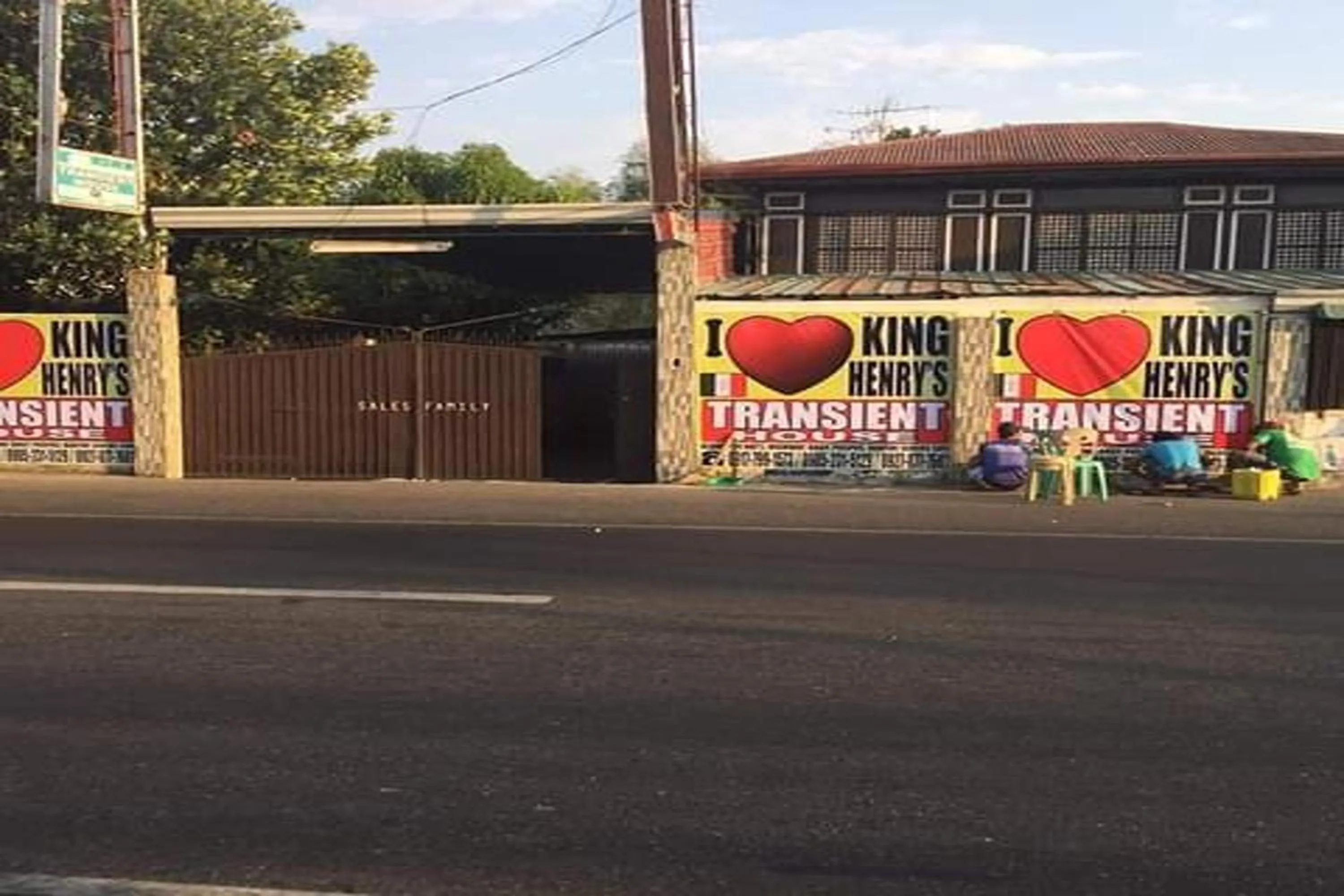 Property building in King Henry's Transient House