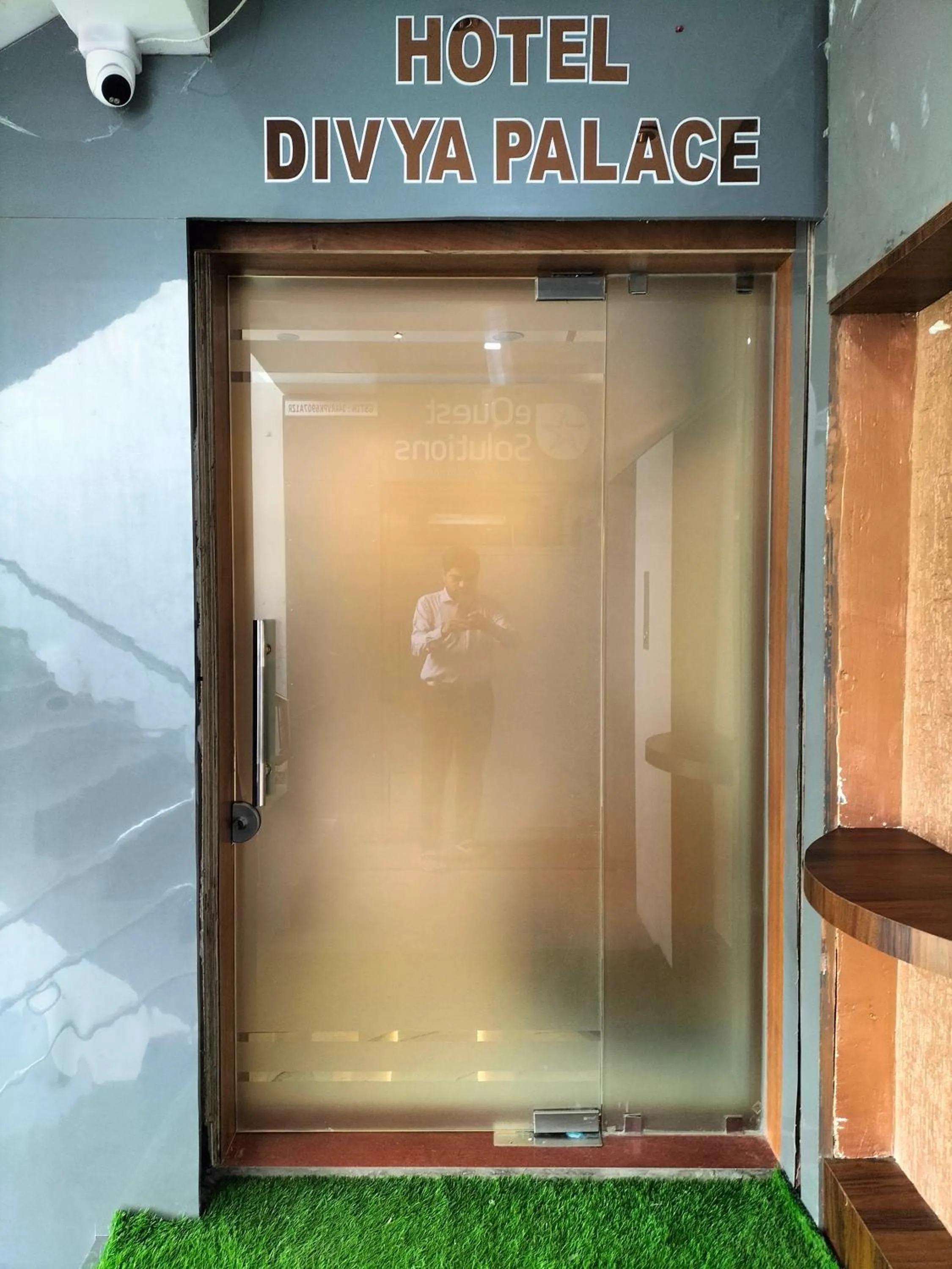 Facade/entrance in Hotel Divya Palace