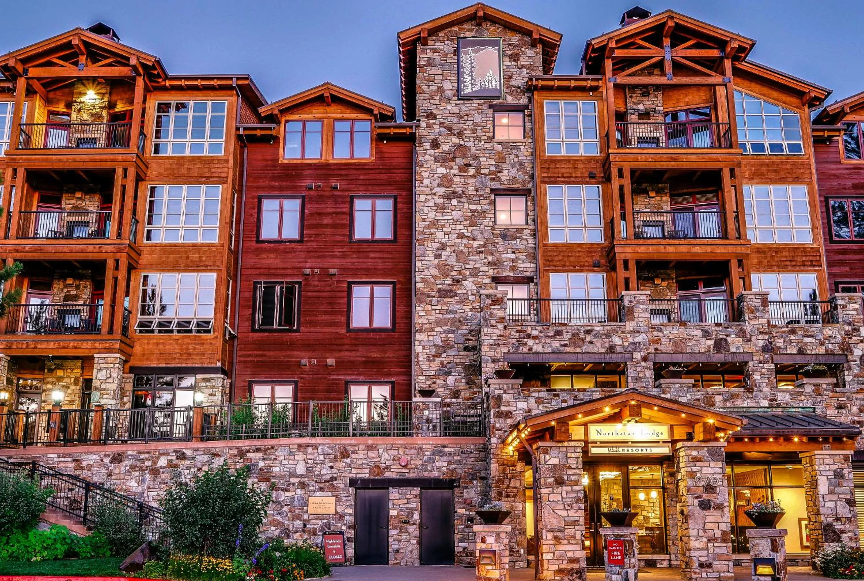 Facade/entrance in Hyatt Vacation Club at Northstar Lodge