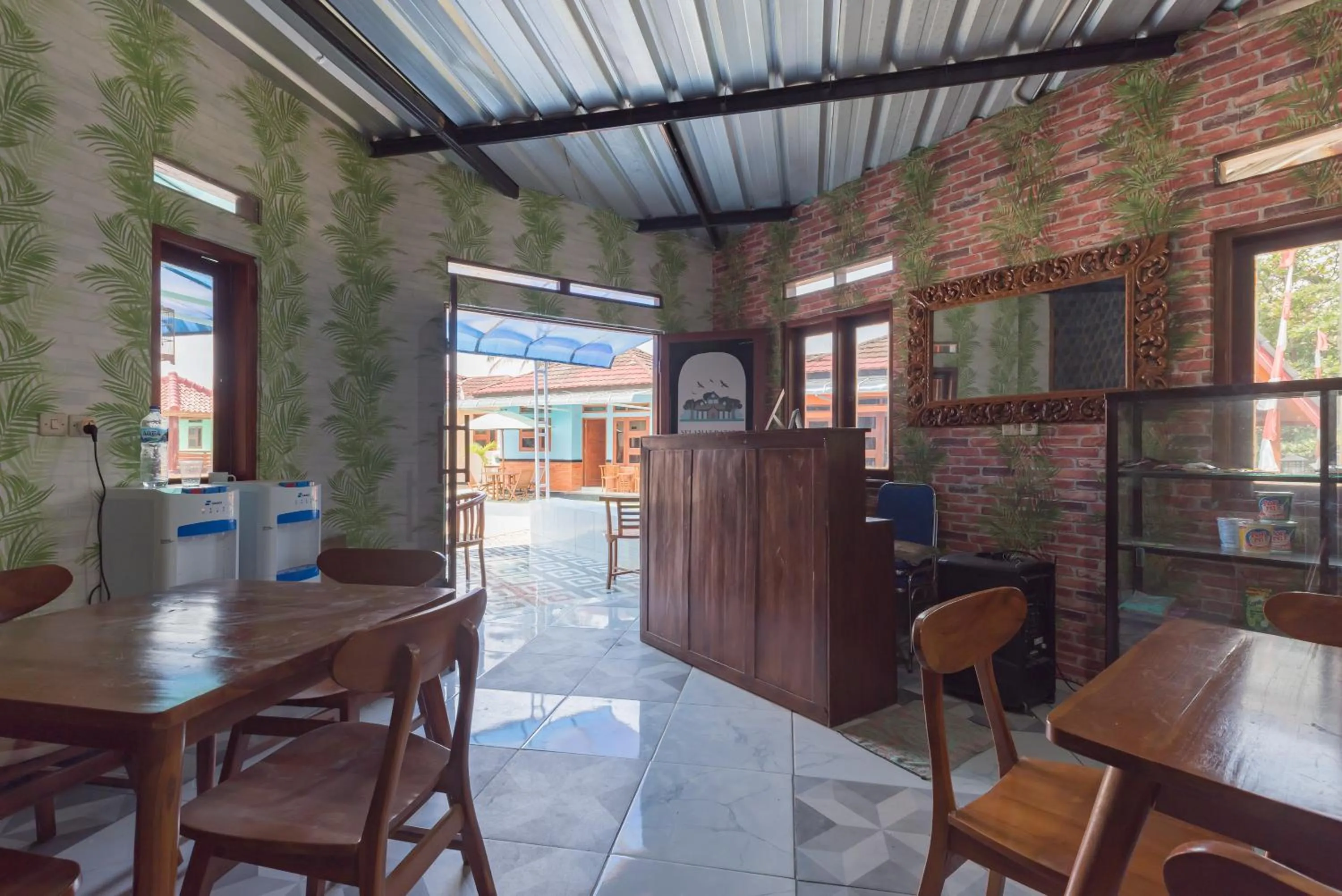 Lobby or reception in RedDoorz Resort @ Ciater 2