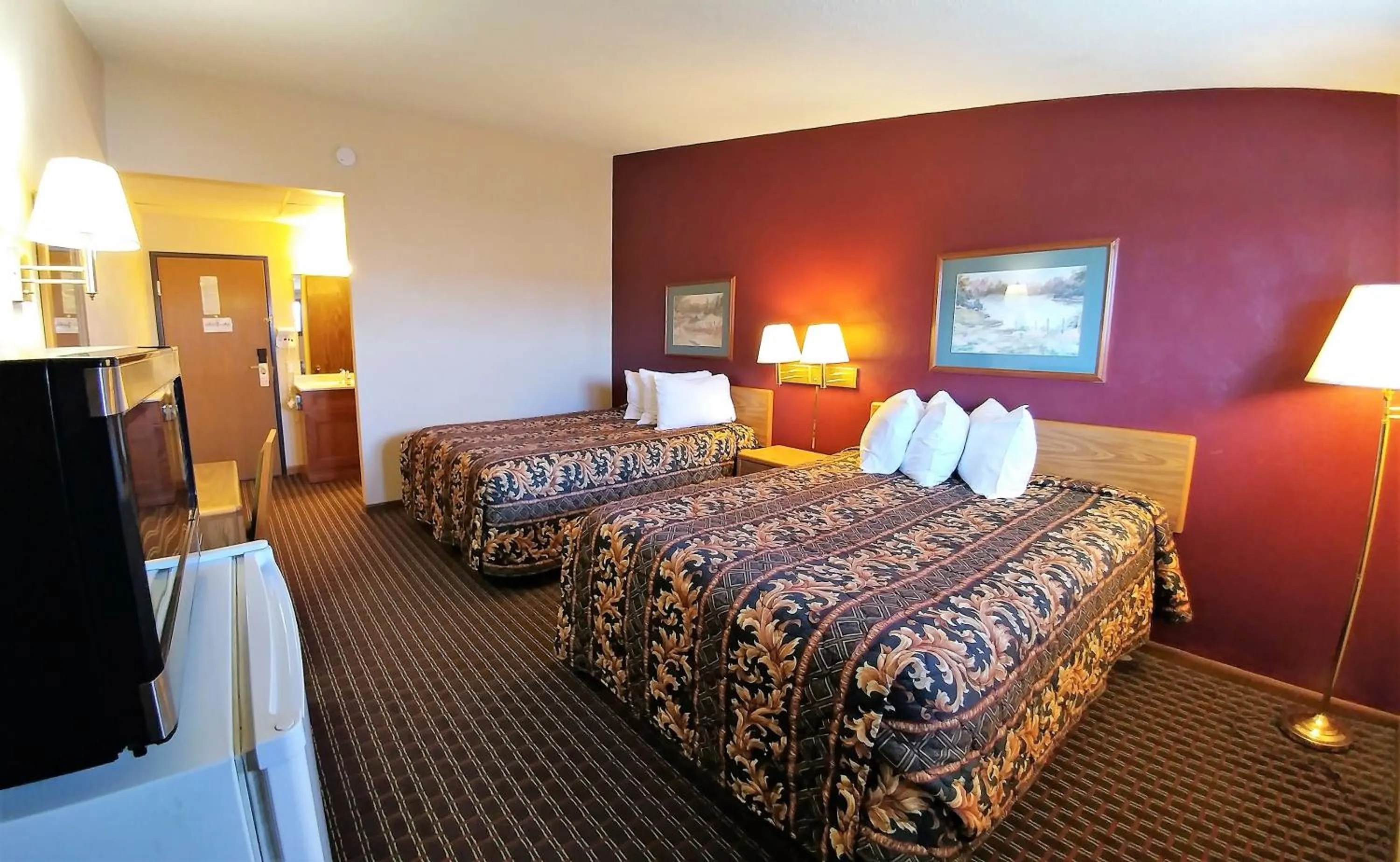Bed in Red Carpet Inn - Windom
